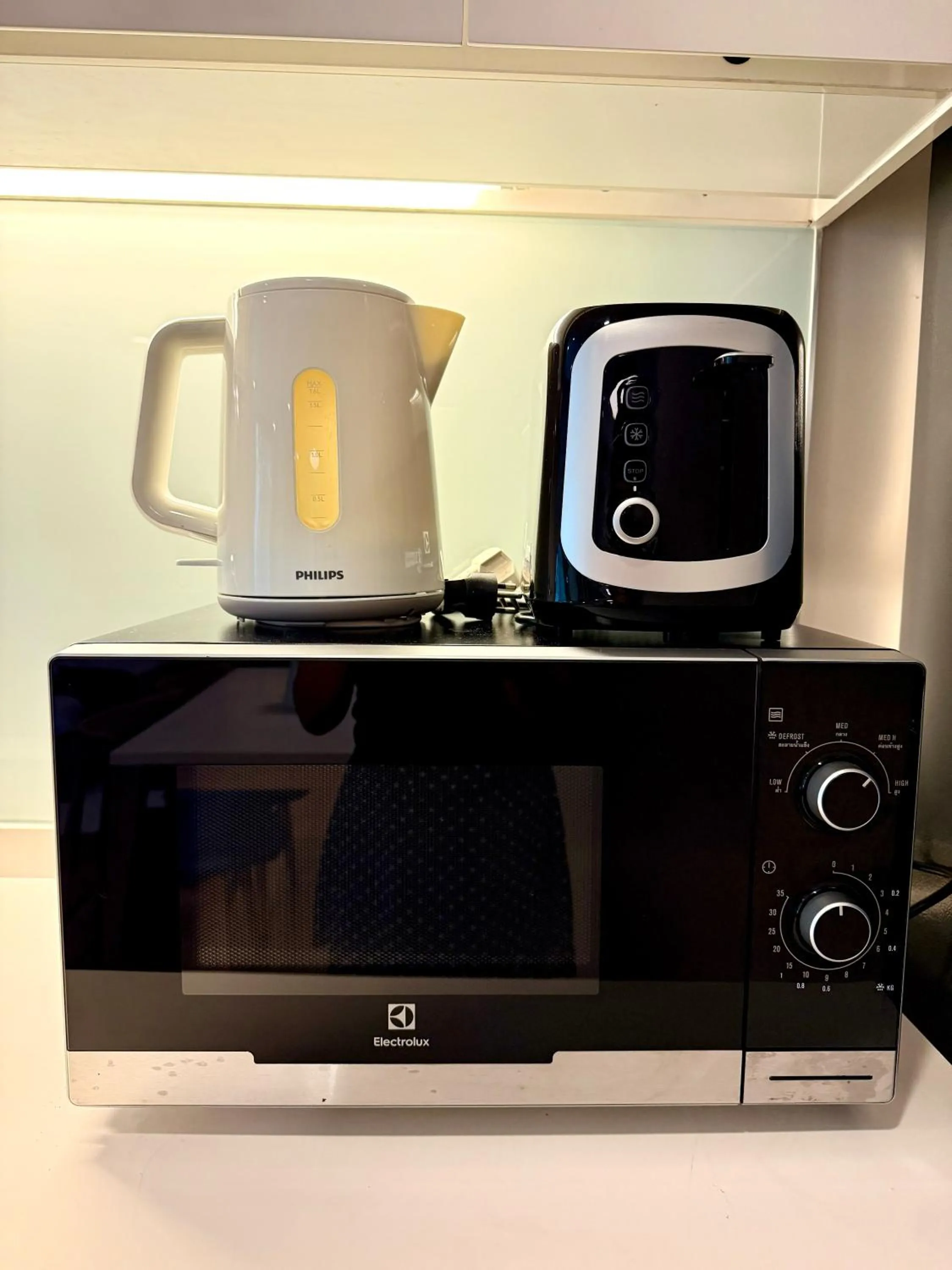 Kitchen or kitchenette in Cozy Spacious 1BR 2Bed GardenView 500m BTS Thonglo, Samitivej, SKV49, Rooftop Pool, Fast 500mbps wifi
