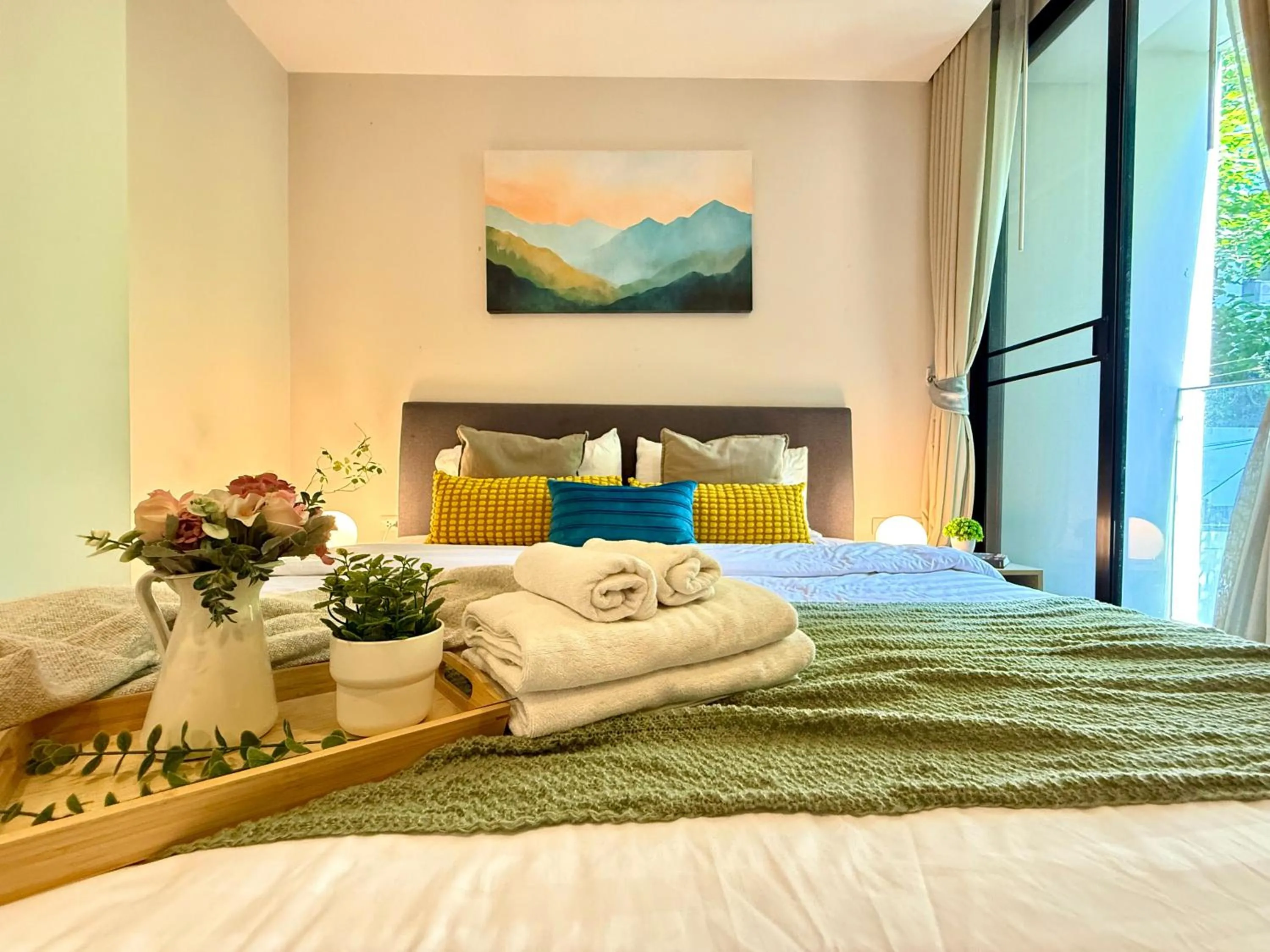 Bed in Cozy Spacious 1BR 2Bed GardenView 500m BTS Thonglo, Samitivej, SKV49, Rooftop Pool, Fast 500mbps wifi