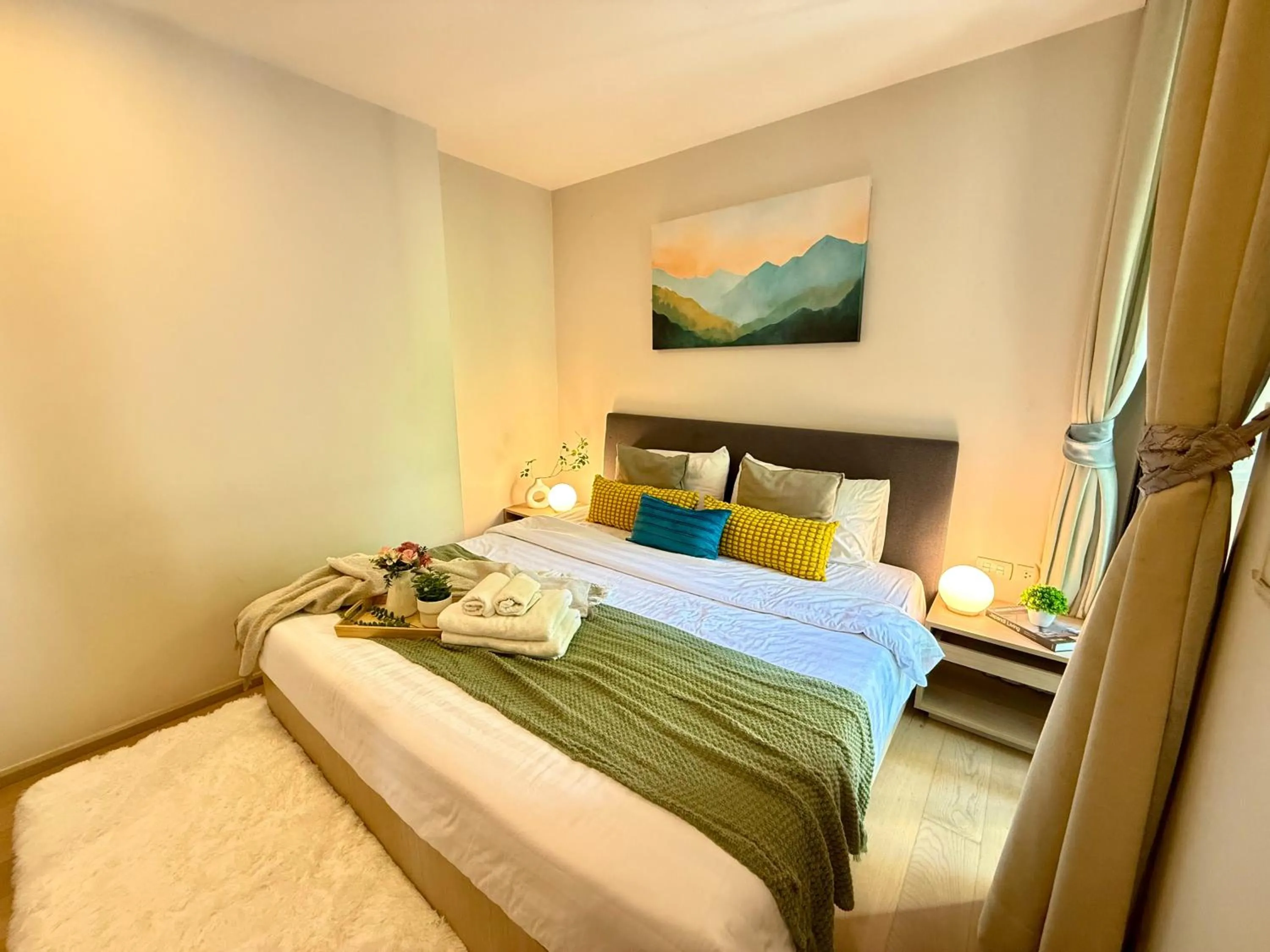 Bed in Cozy Spacious 1BR 2Bed GardenView 500m BTS Thonglo, Samitivej, SKV49, Rooftop Pool, Fast 500mbps wifi