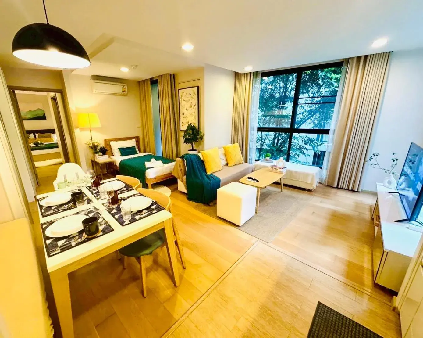 Cozy Spacious 1BR 2Bed GardenView 500m BTS Thonglo, Samitivej, SKV49, Rooftop Pool, Fast 500mbps wifi Cozy Spacious 1BR 2Bed GardenView 500m BTS Thonglo, Samitivej, SKV49, Rooftop Pool, Fast 500mbps wifi