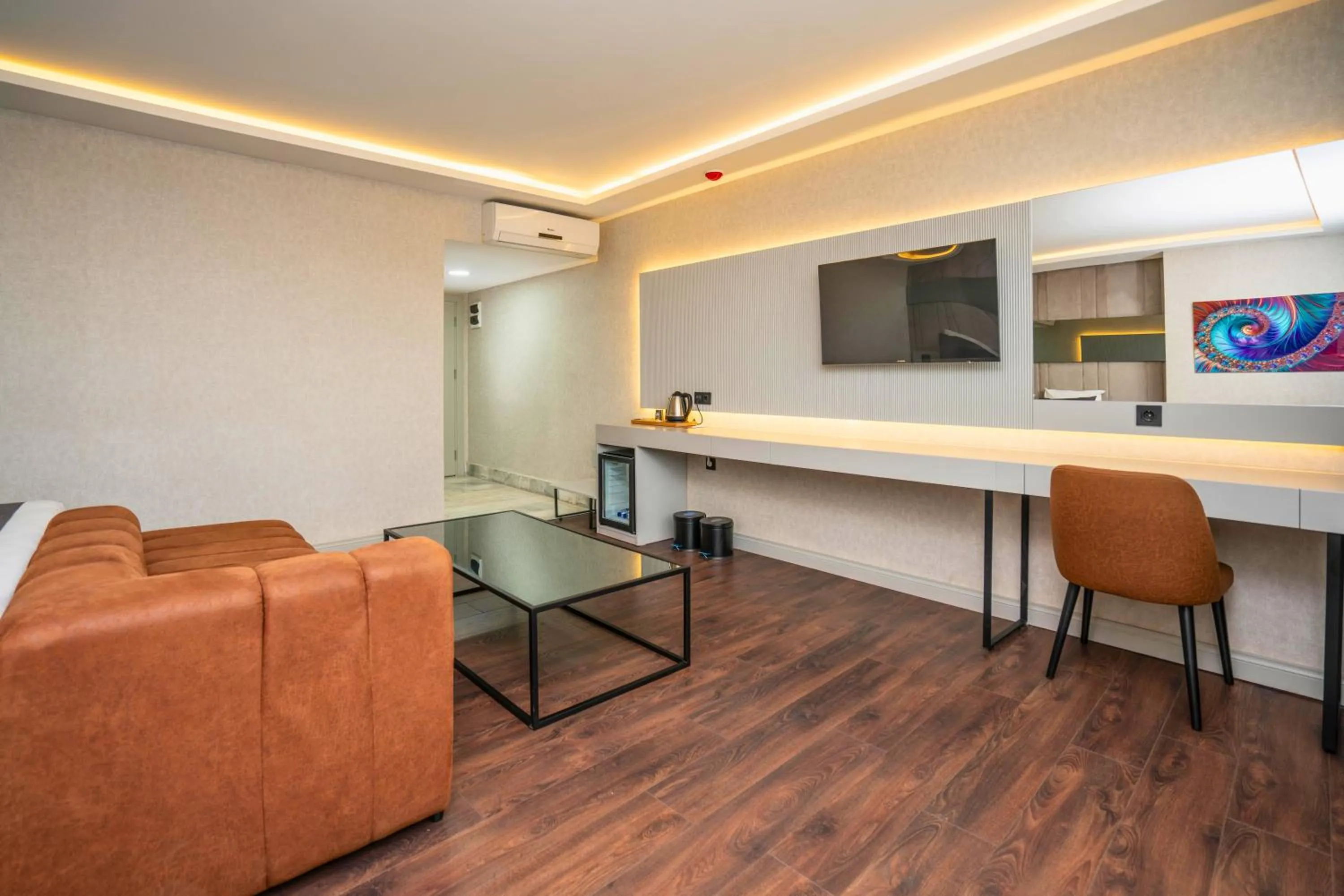 TV and multimedia in 216 Station Suite Gebze