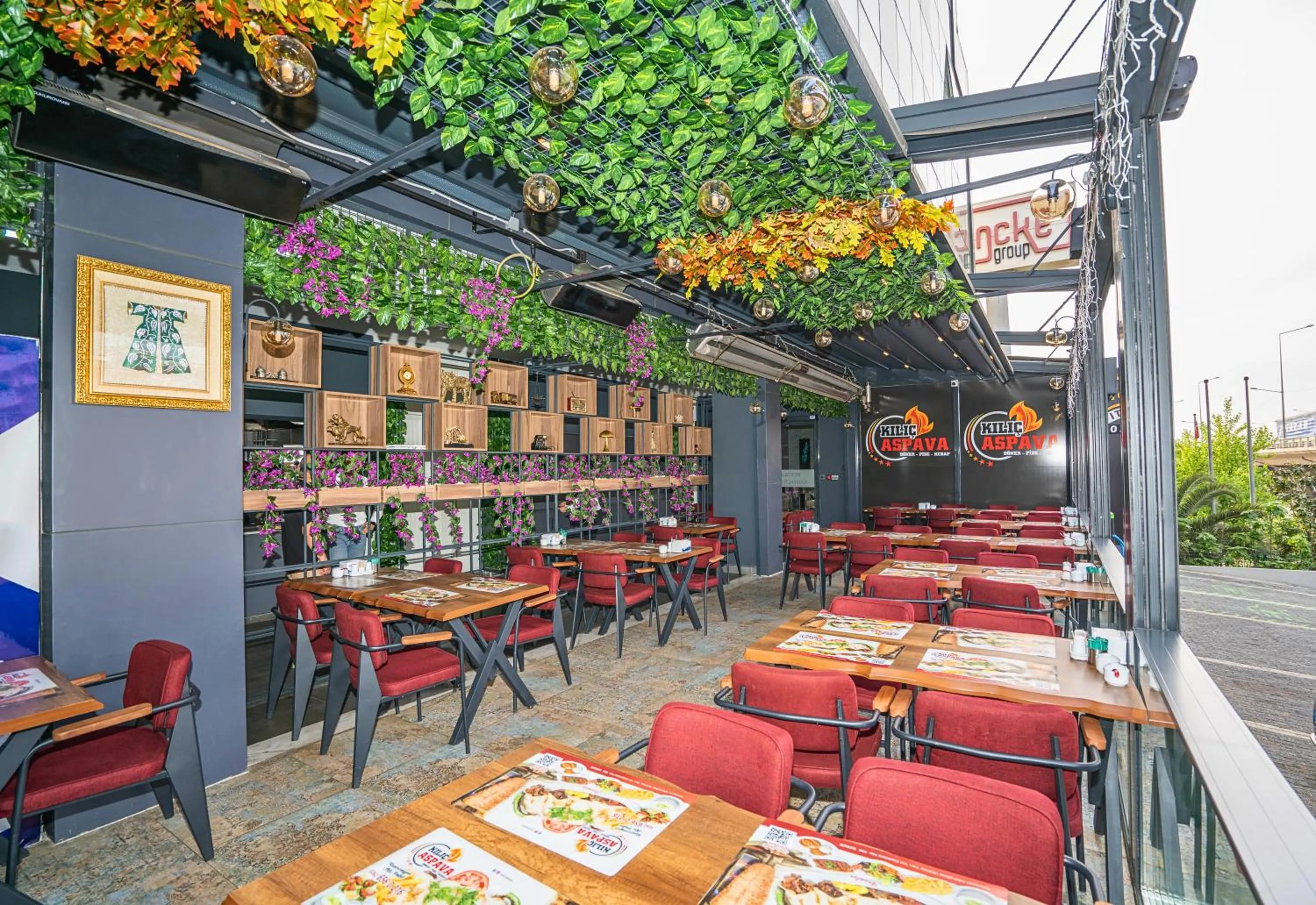 Restaurant/places to eat in 216 Station Suite Gebze