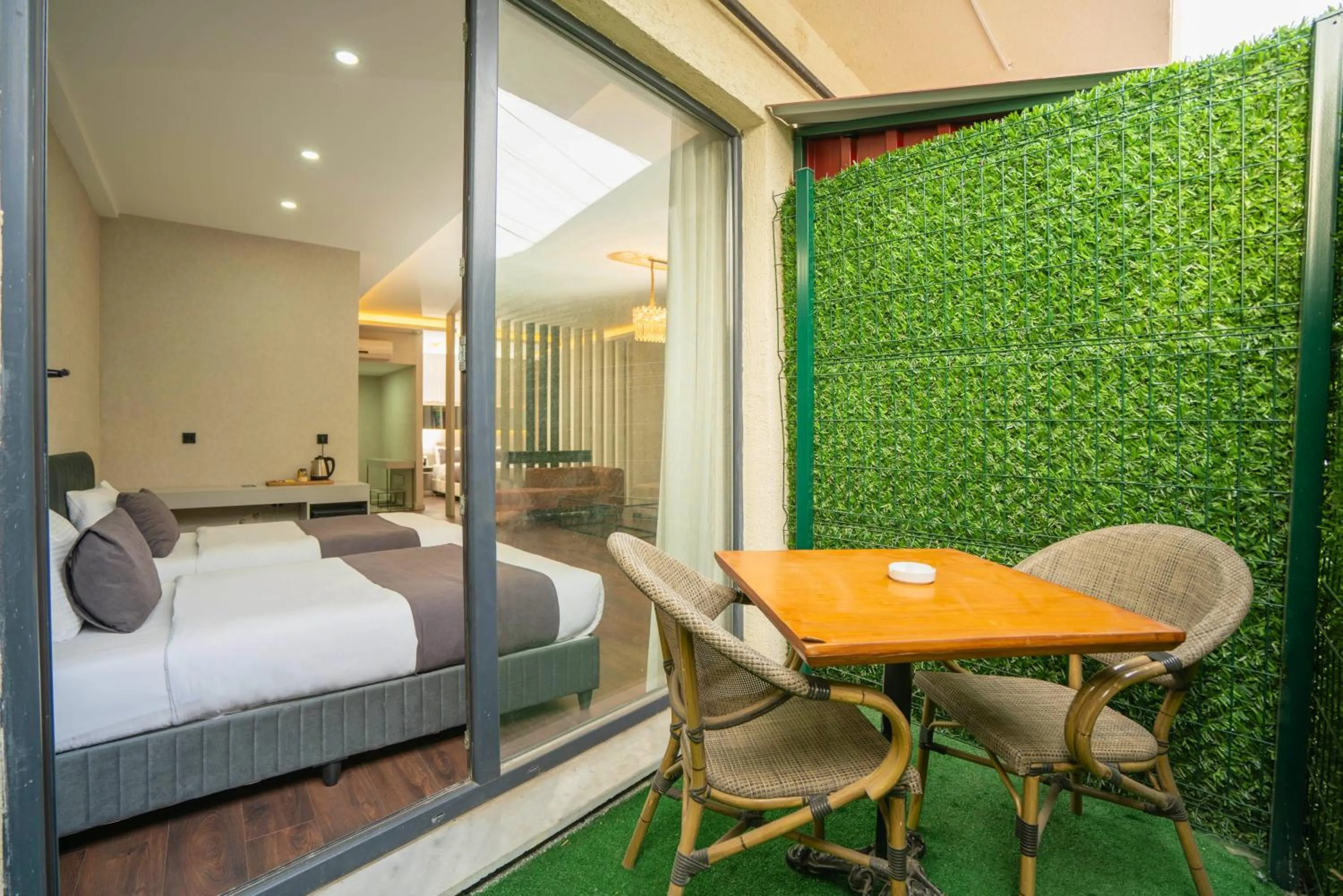 Balcony/Terrace, Bed in 216 Station Suite Gebze