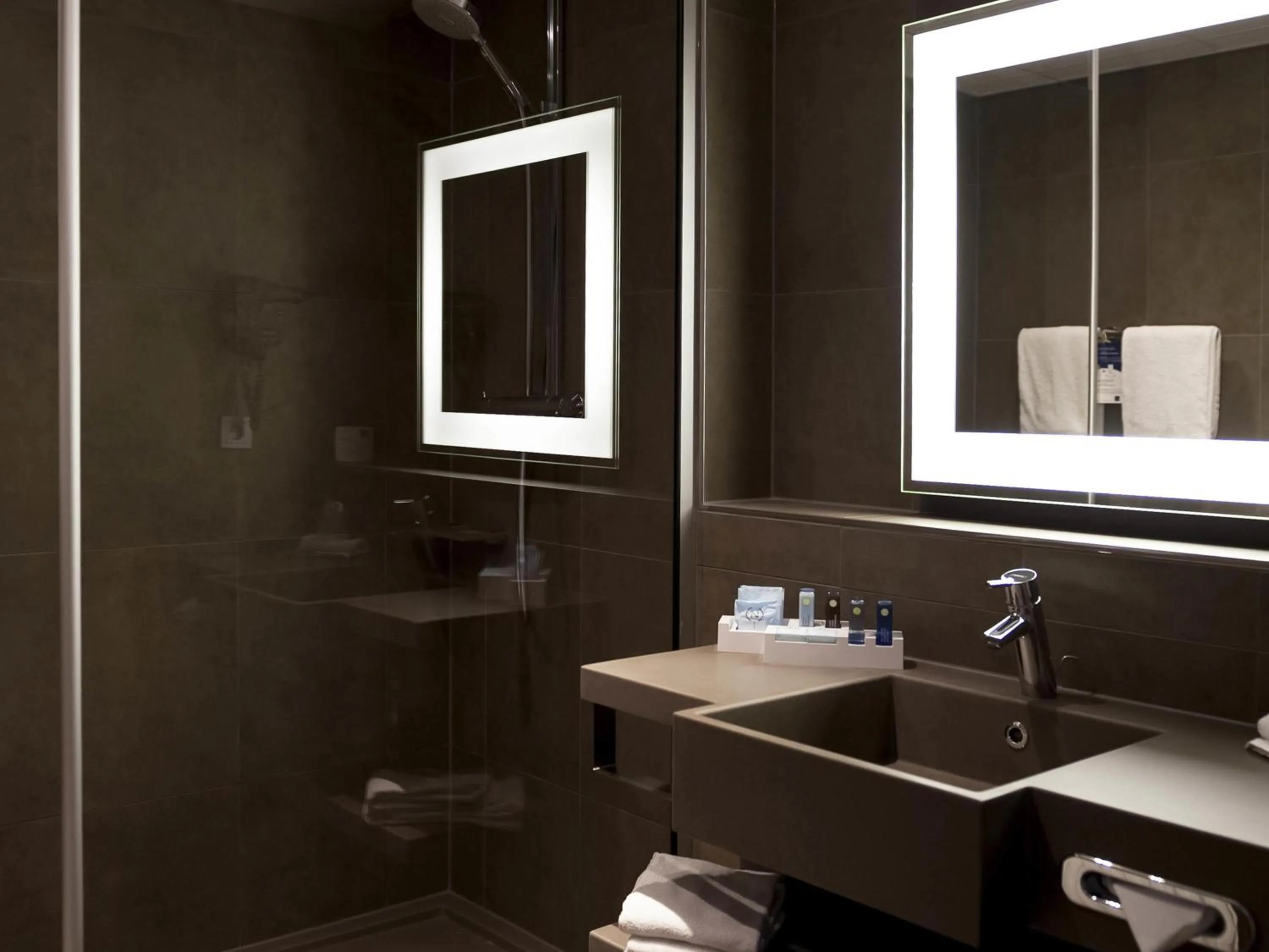 Bedroom in Novotel Den Haag World Forum