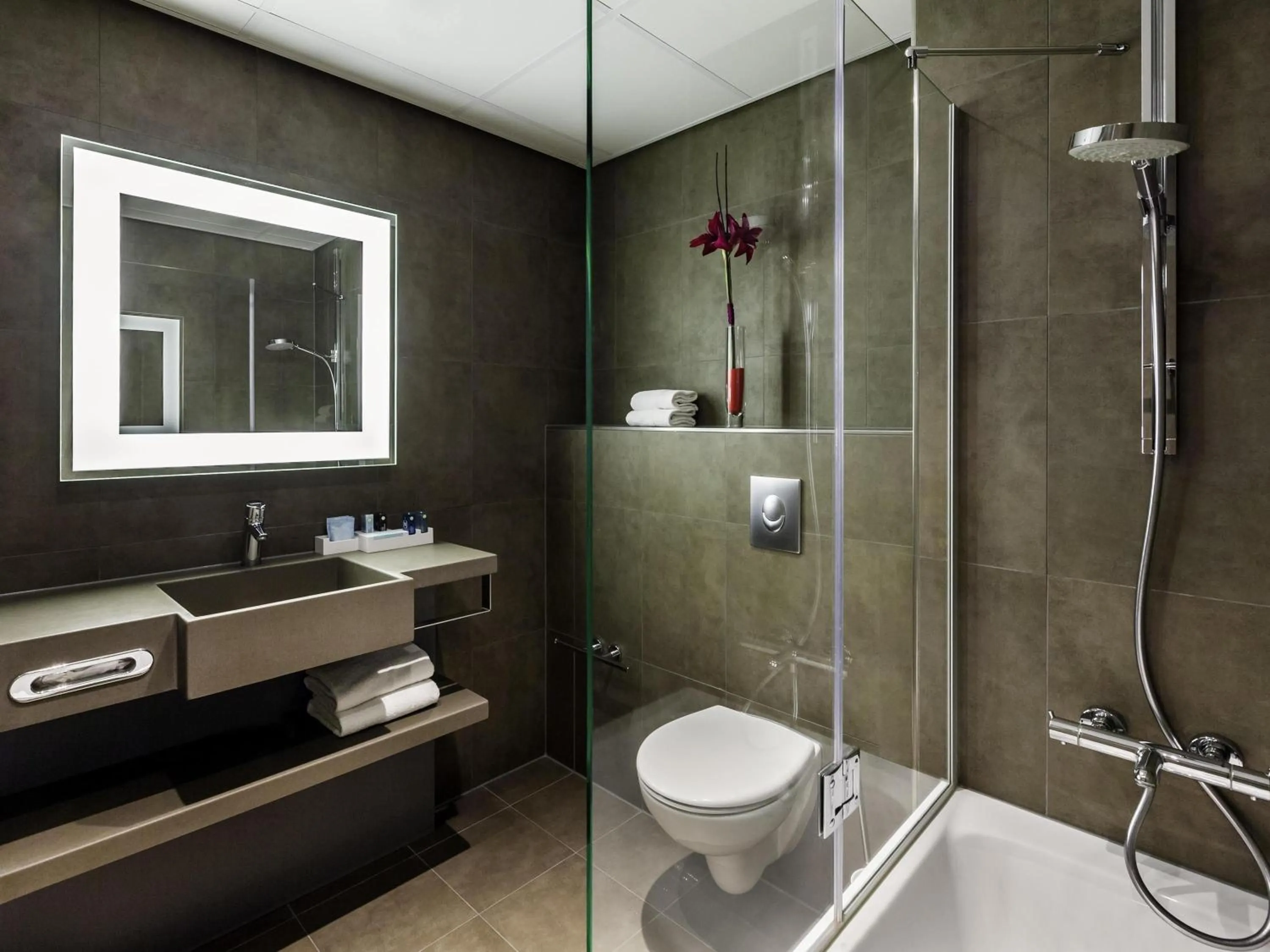 Bedroom in Novotel Den Haag World Forum