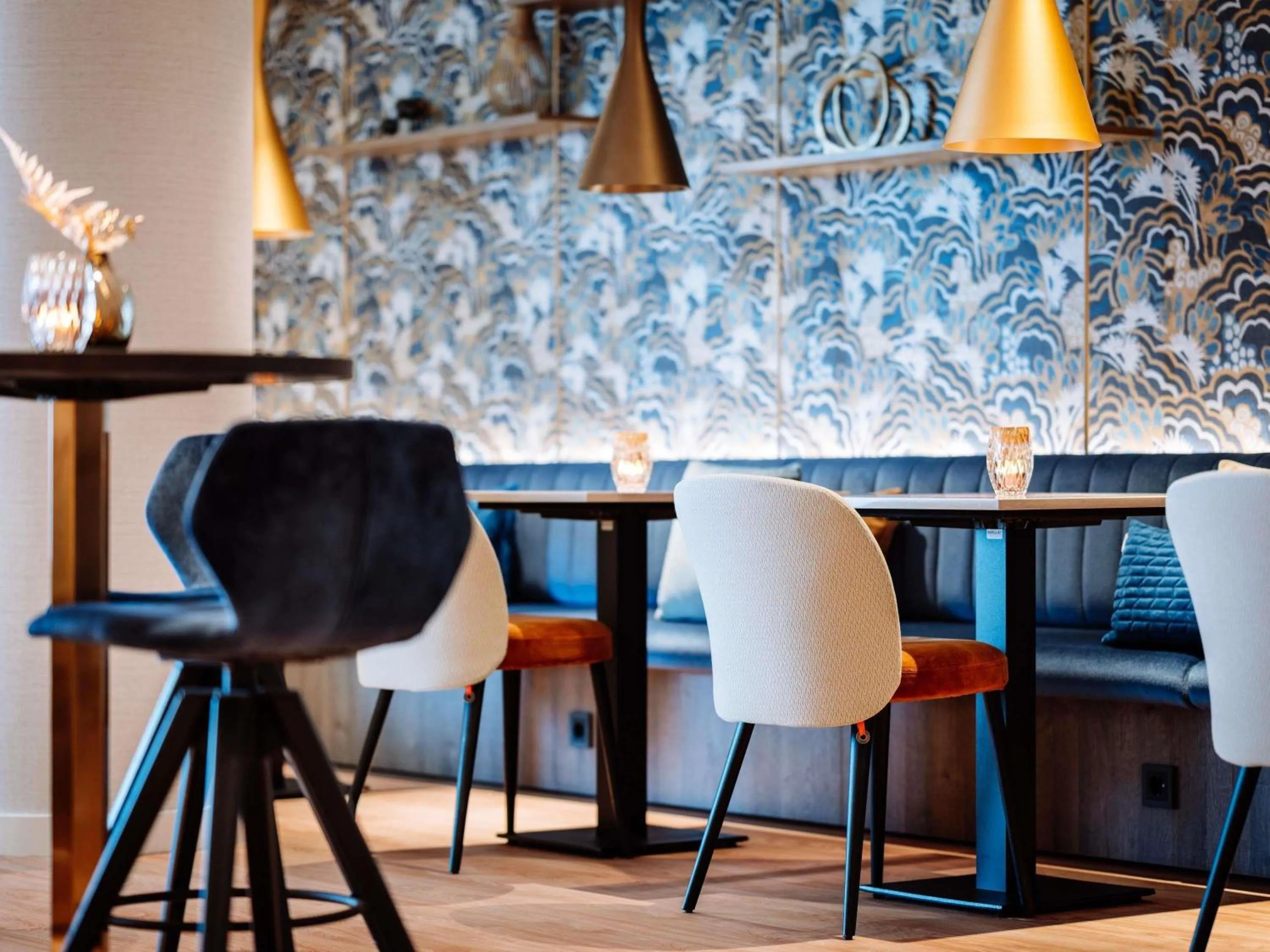 Lounge or bar in Novotel Den Haag World Forum