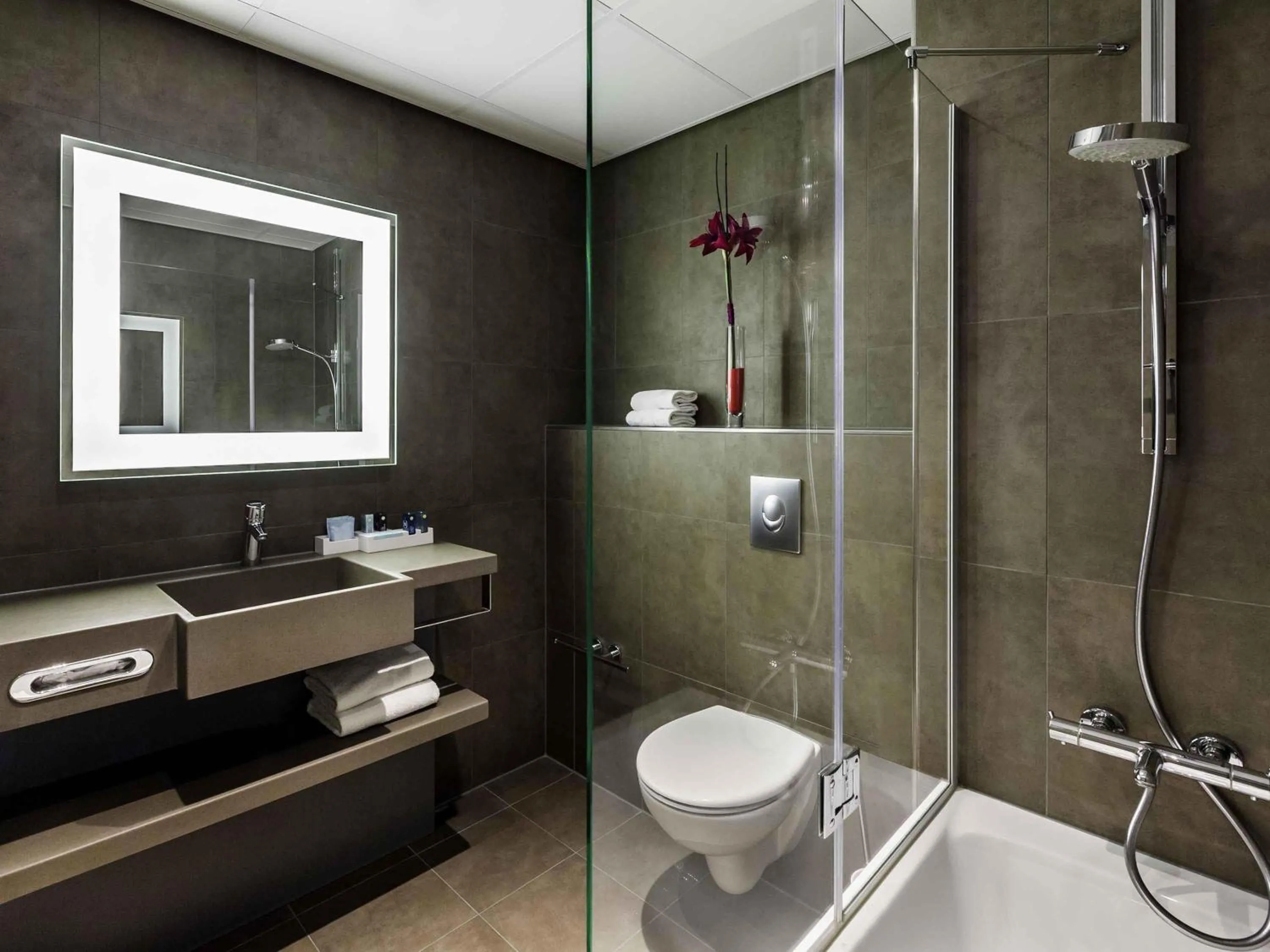 Bedroom in Novotel Den Haag World Forum