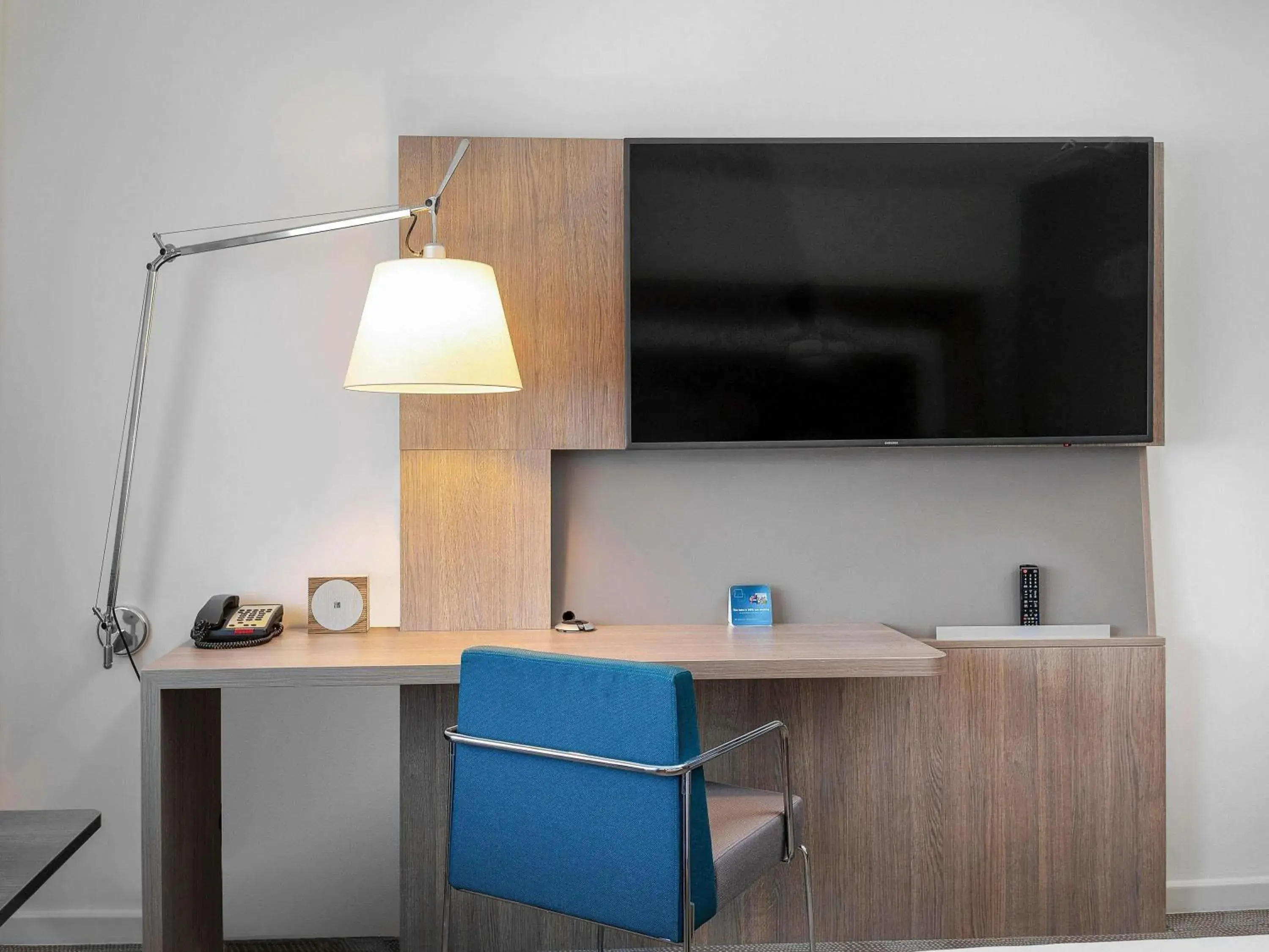 Superior Double Room with Sofa Bed in Novotel Den Haag World Forum Superior Double Room with Sofa Bed in Novotel Den Haag World Forum