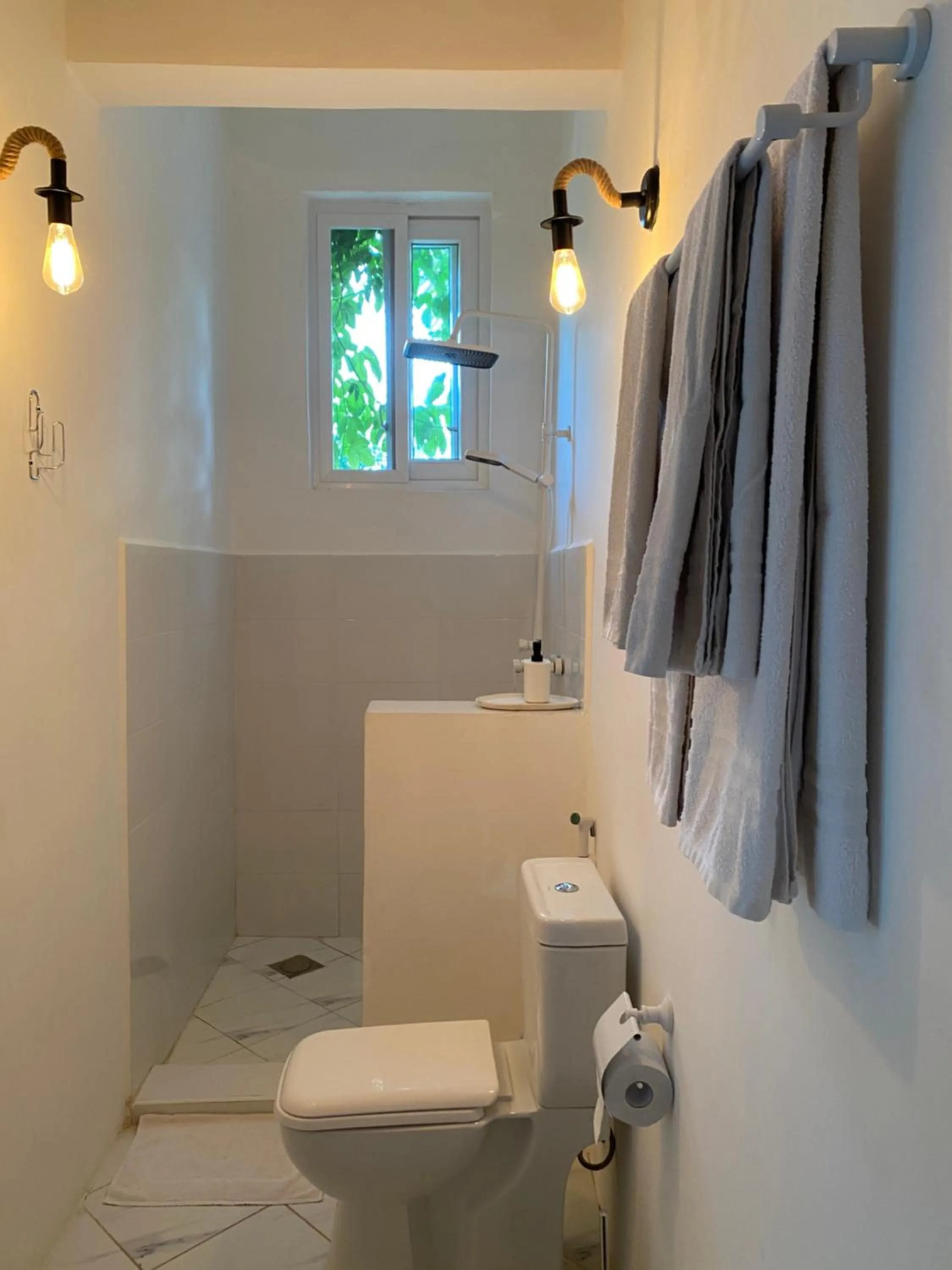 Shower in Cactus lodge Zanzibar