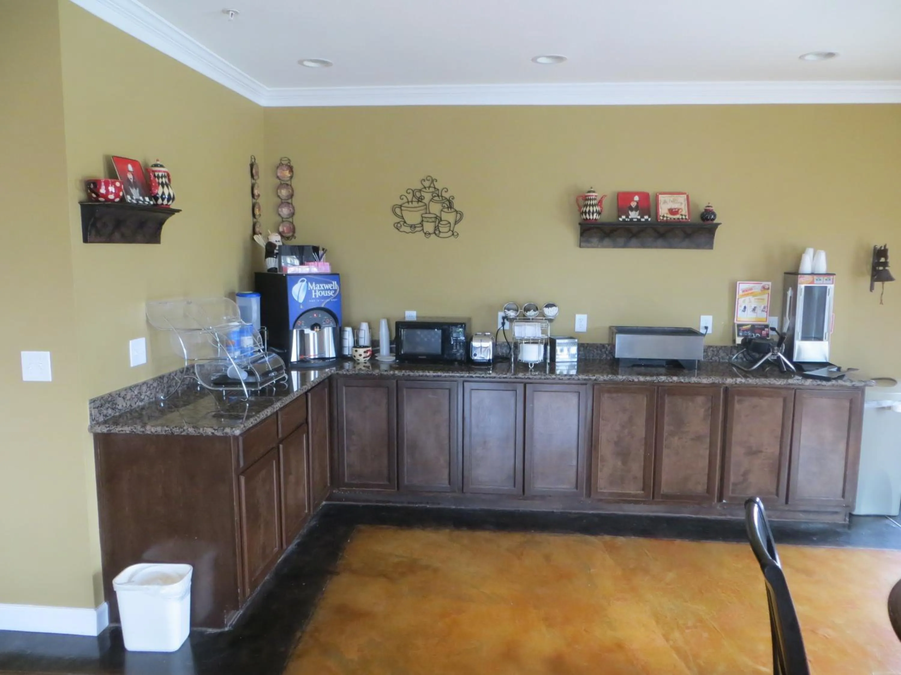 Drinks in Black Gold Inn