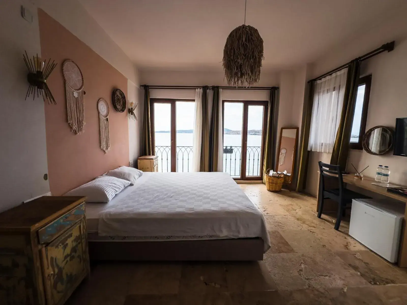 Deluxe Double Room with Sea View in CasaLyma Ayvalık Deluxe Double Room with Sea View in CasaLyma Ayvalık