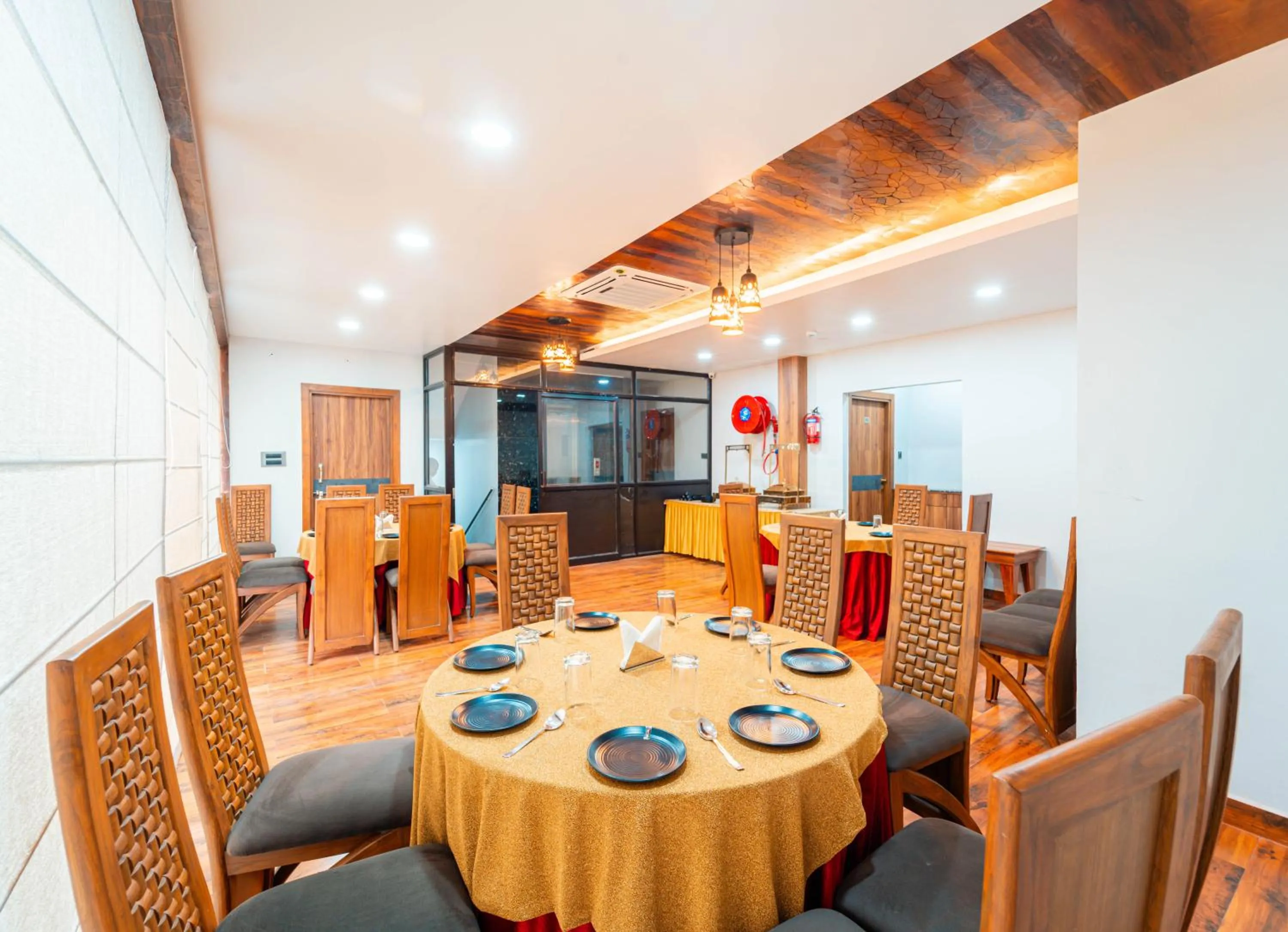 Restaurant/places to eat in Treebo Lake City