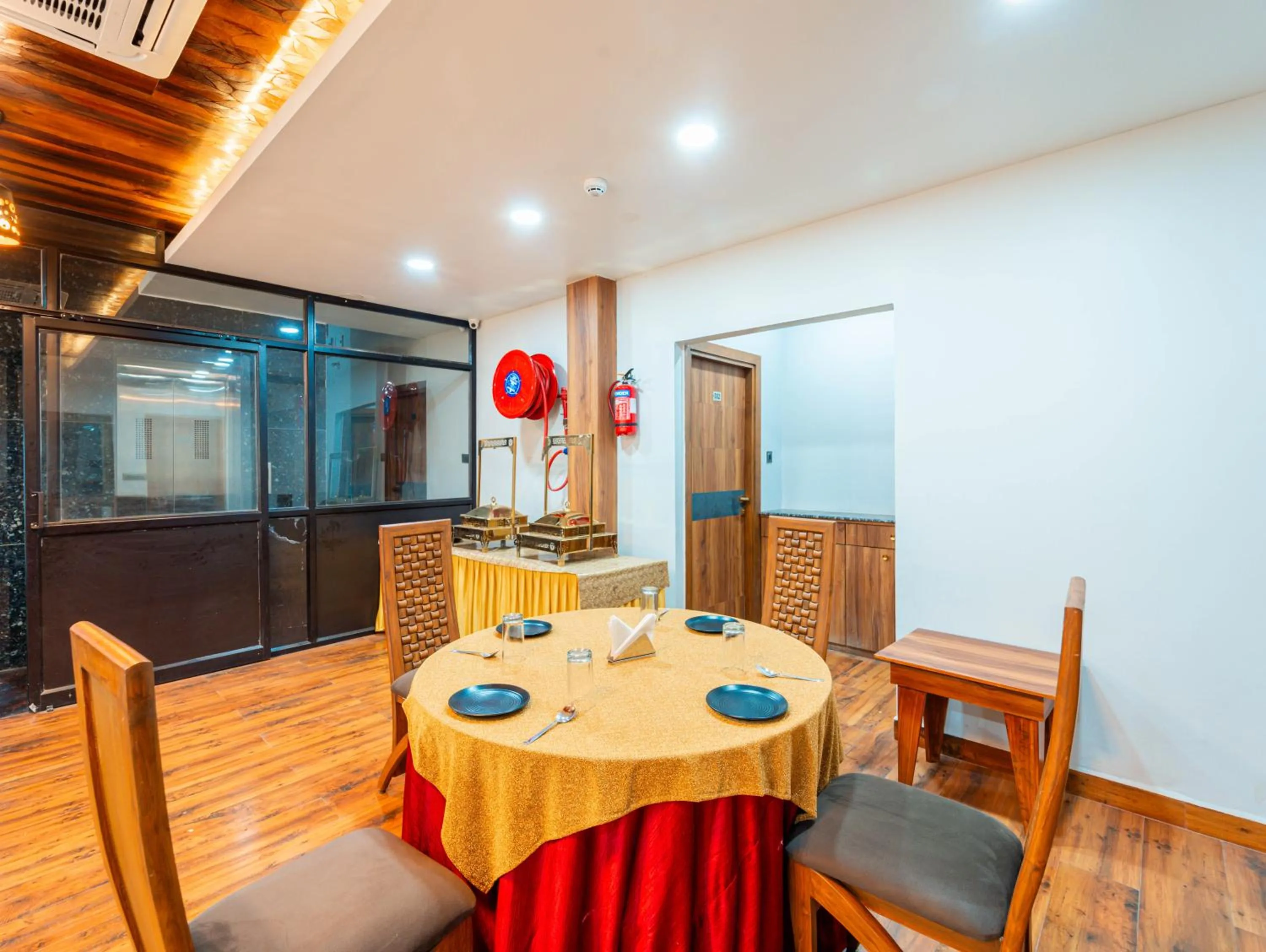 Restaurant/places to eat in Treebo Lake City