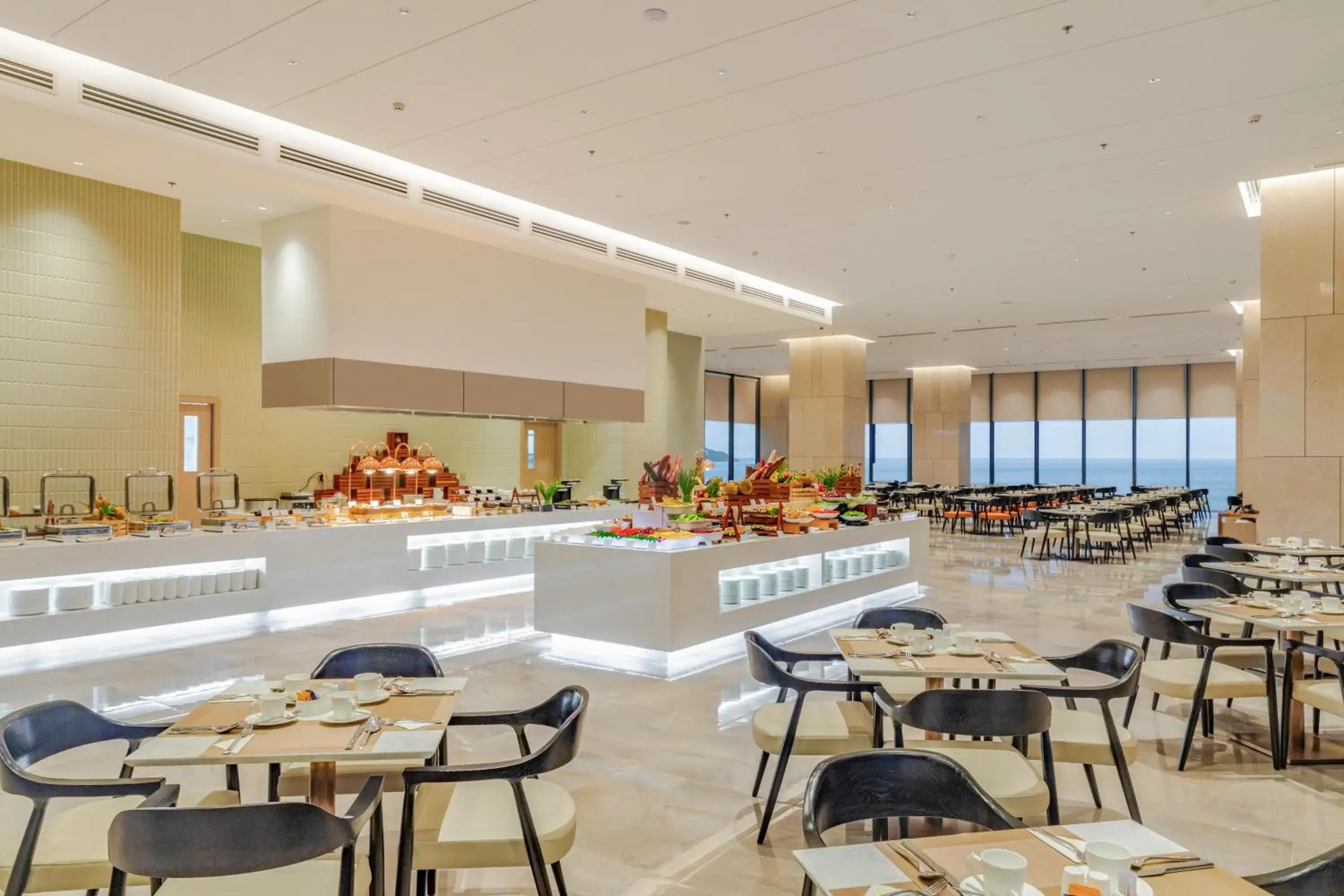 Restaurant/places to eat in Awaken Da Nang Hotel Restaurant/places to eat in Awaken Da Nang Hotel