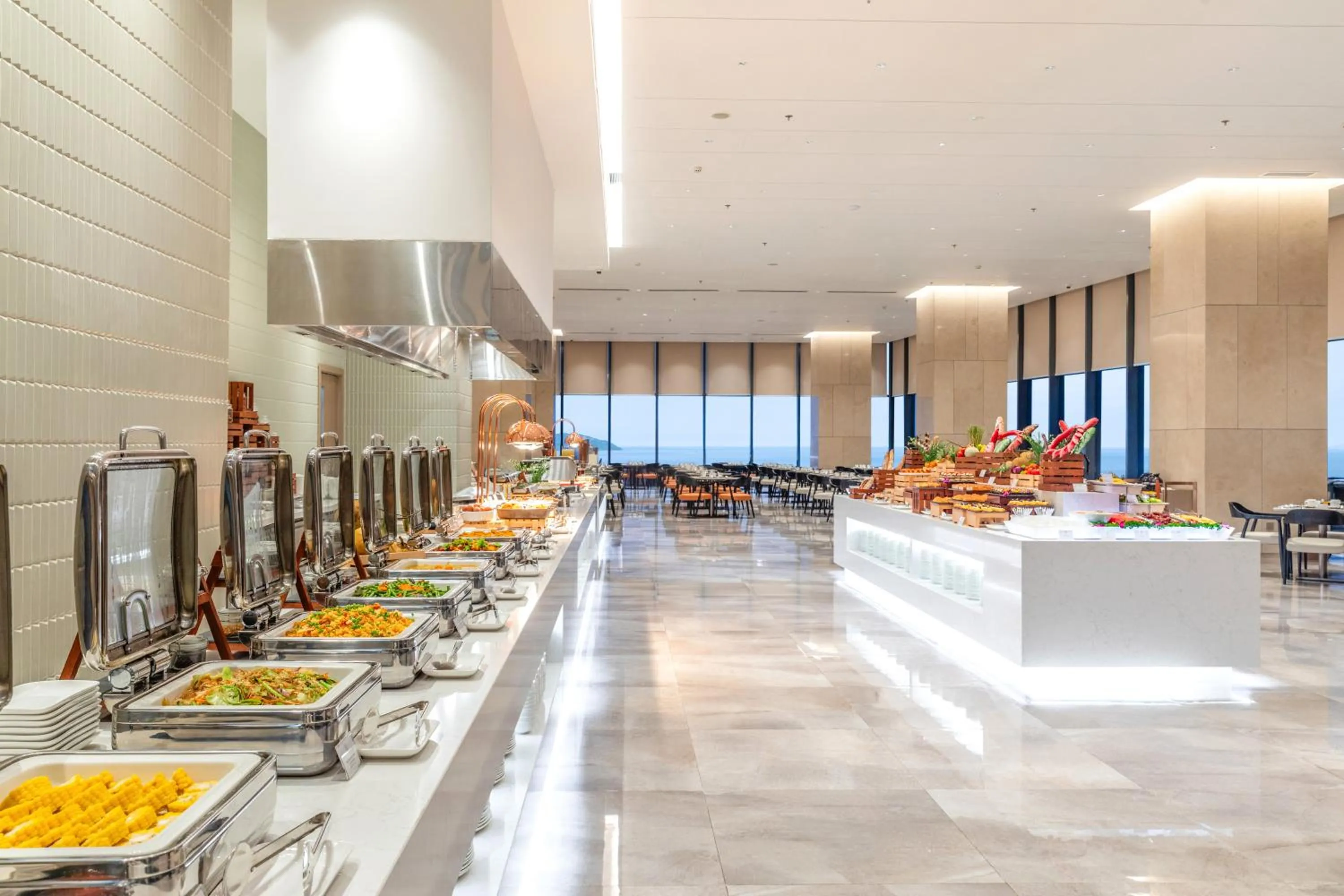 Restaurant/places to eat in Awaken Da Nang Hotel