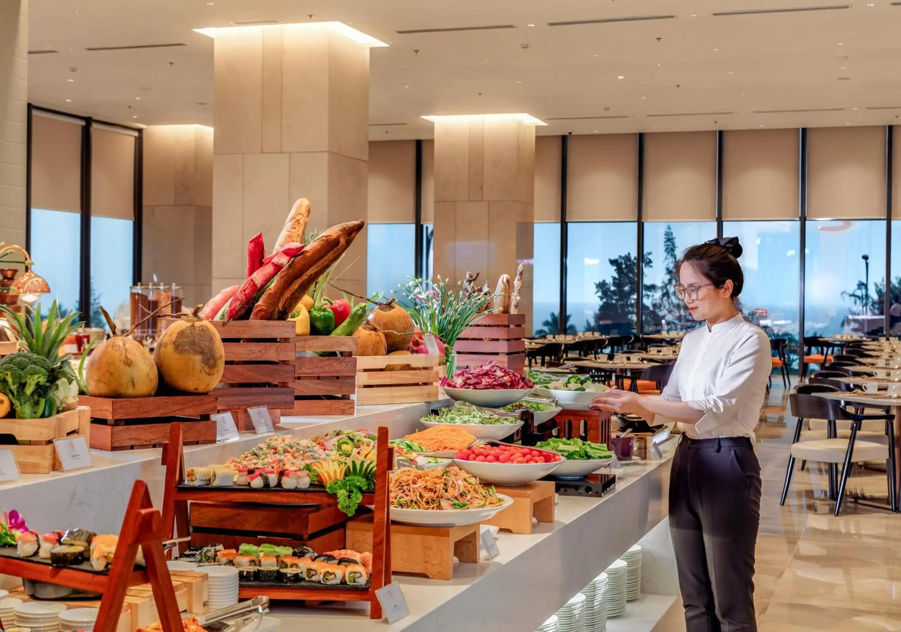 Restaurant/places to eat in Awaken Da Nang Hotel Restaurant/places to eat in Awaken Da Nang Hotel