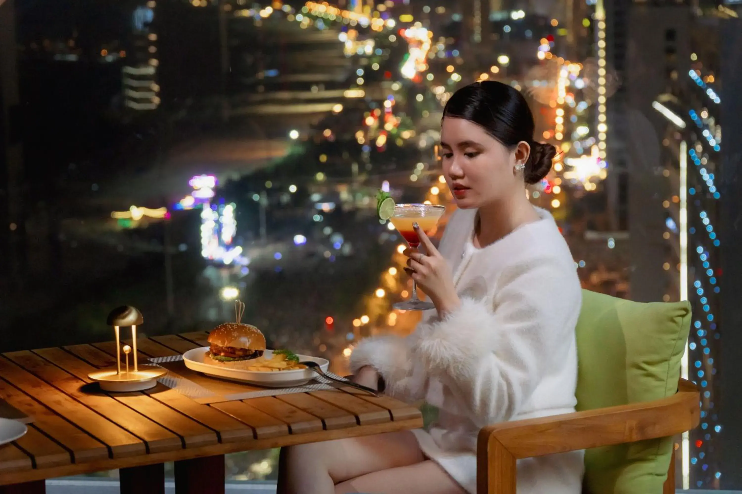 Restaurant/places to eat in Awaken Da Nang Hotel Restaurant/places to eat in Awaken Da Nang Hotel