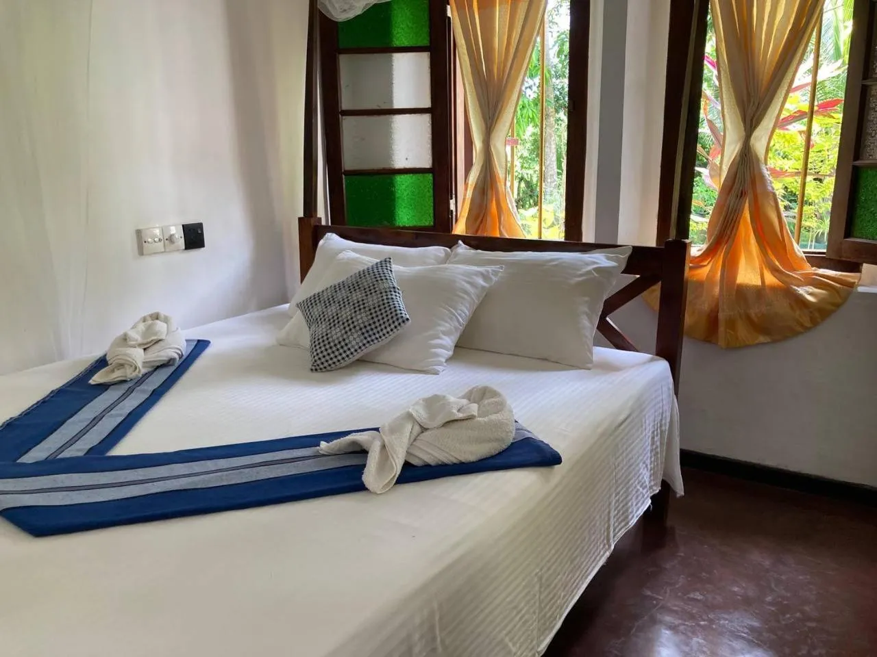 Bed in Grand Villa Hikkaduwa