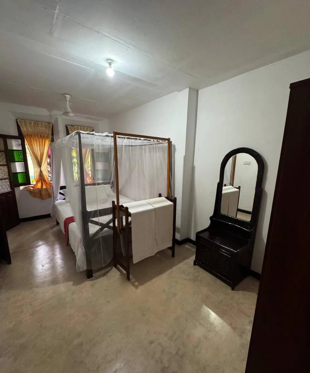 Bed in Grand Villa Hikkaduwa