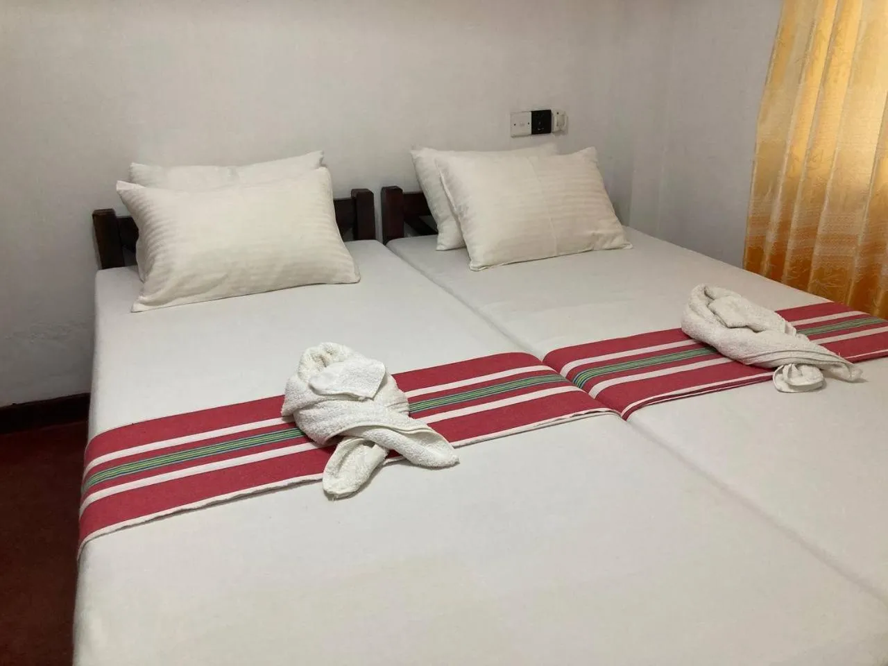 Bed in Grand Villa Hikkaduwa