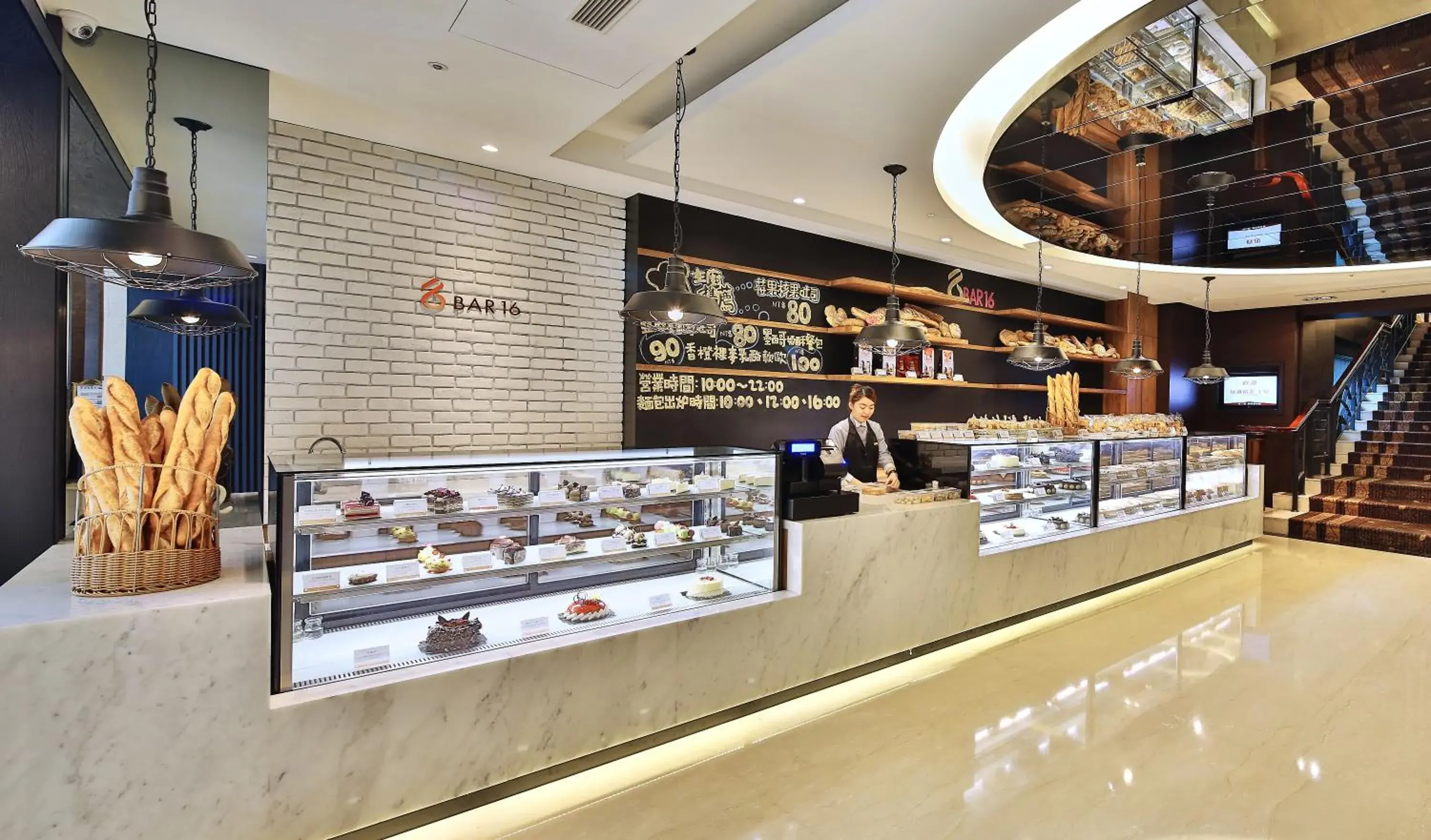 Restaurant/places to eat in Queena Plaza Hotel Restaurant/places to eat in Queena Plaza Hotel