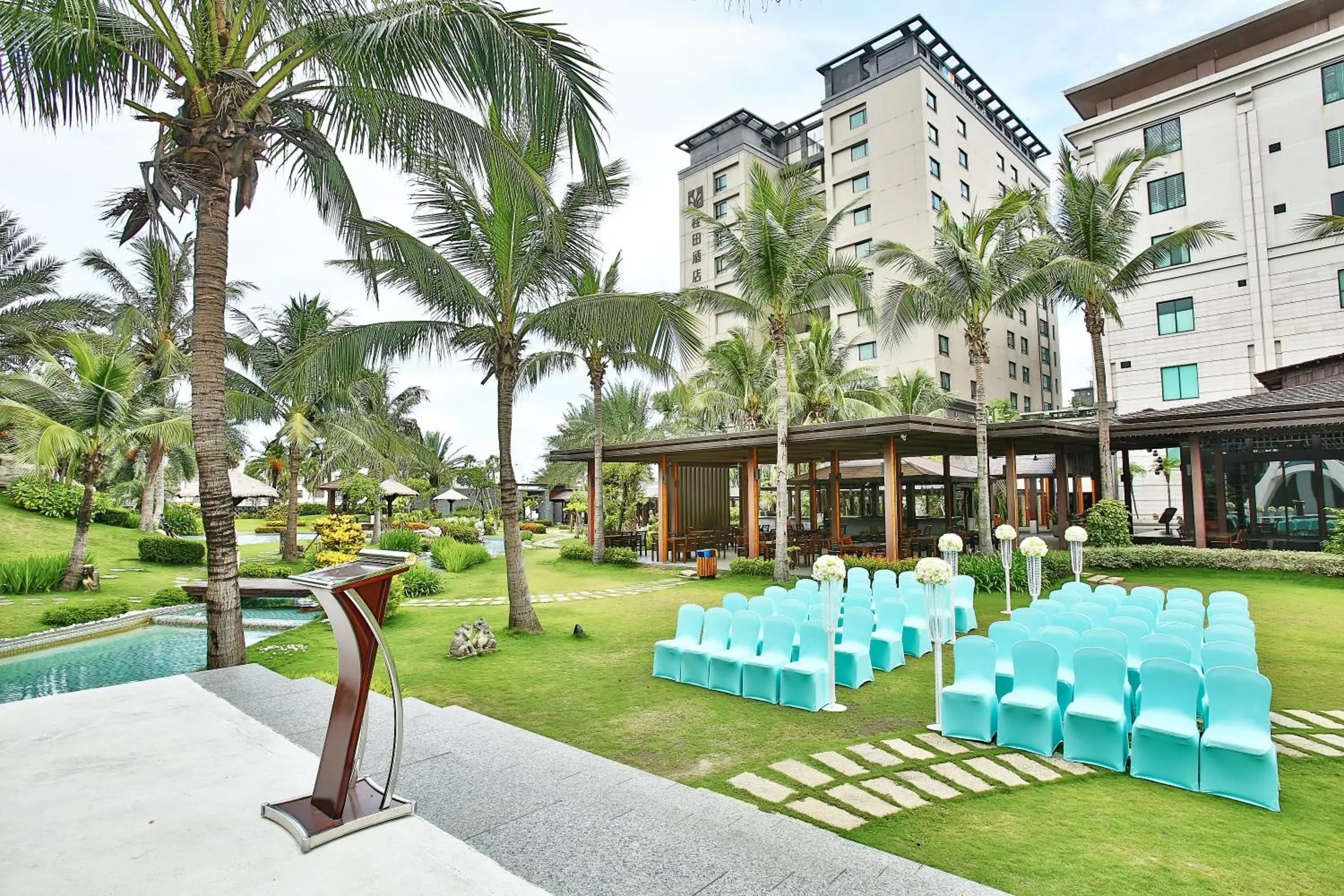 Garden view in Queena Plaza Hotel Garden view in Queena Plaza Hotel