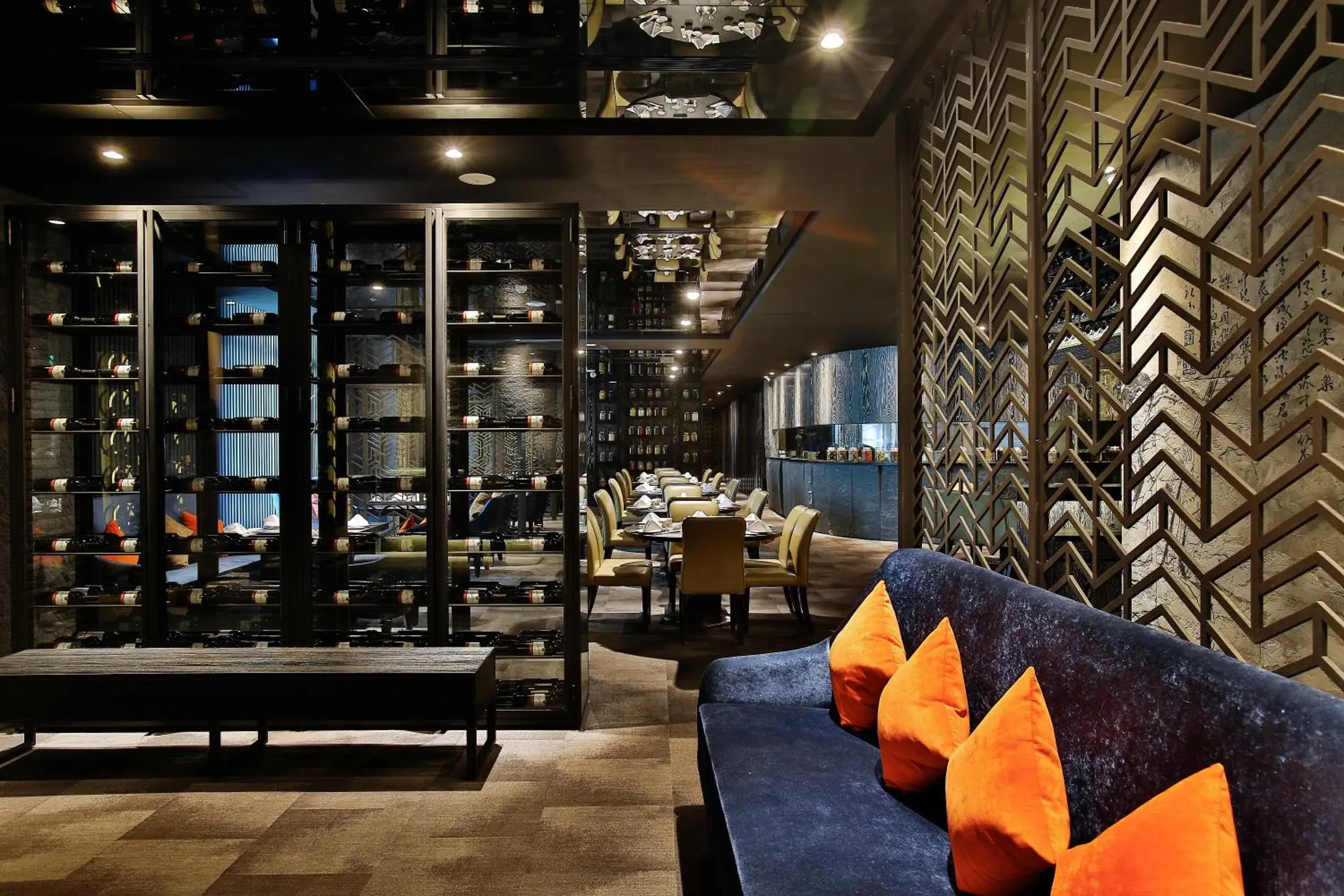 Restaurant/places to eat in Queena Plaza Hotel Restaurant/places to eat in Queena Plaza Hotel