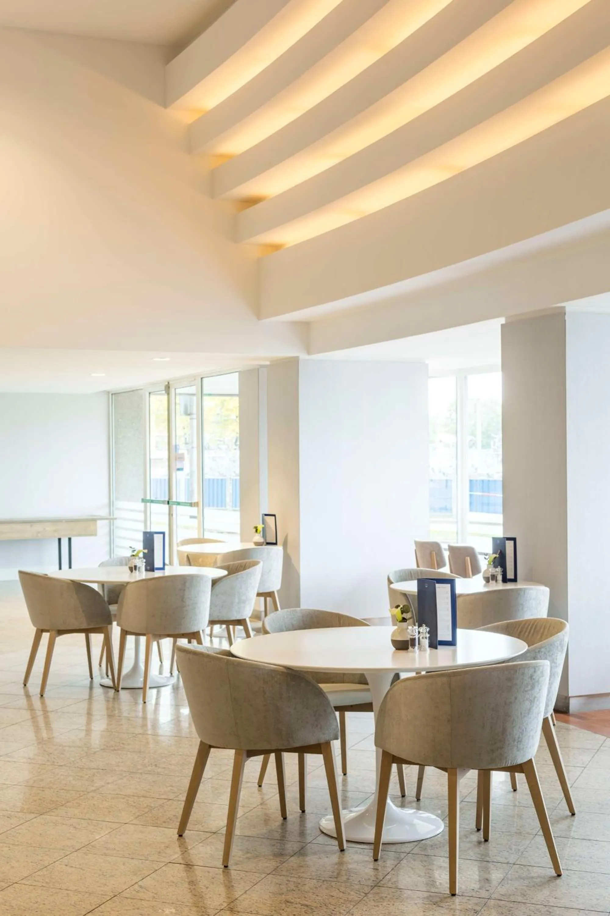 Lounge or bar in NH Utrecht