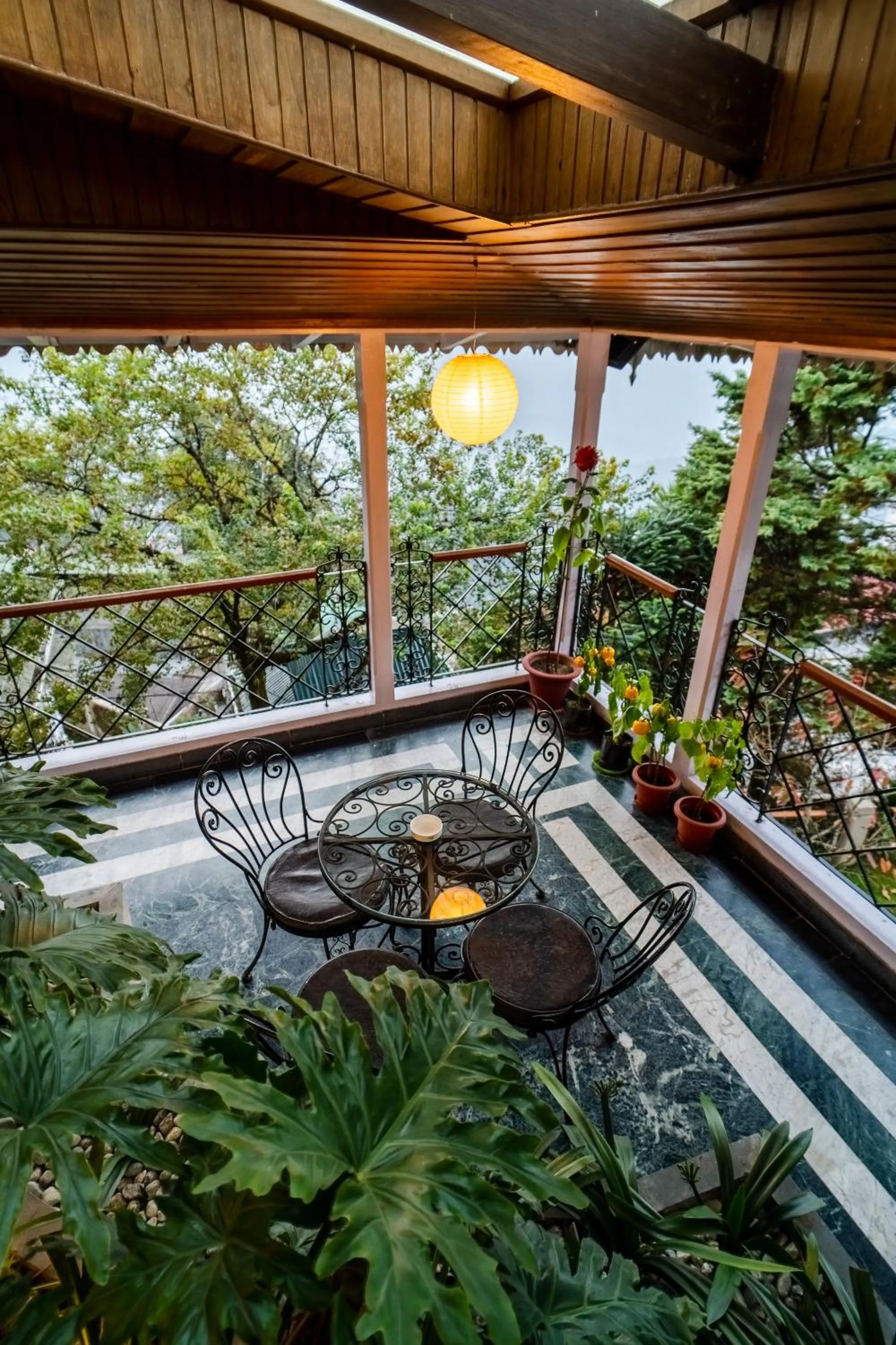 Balcony/Terrace in Cedar Inn