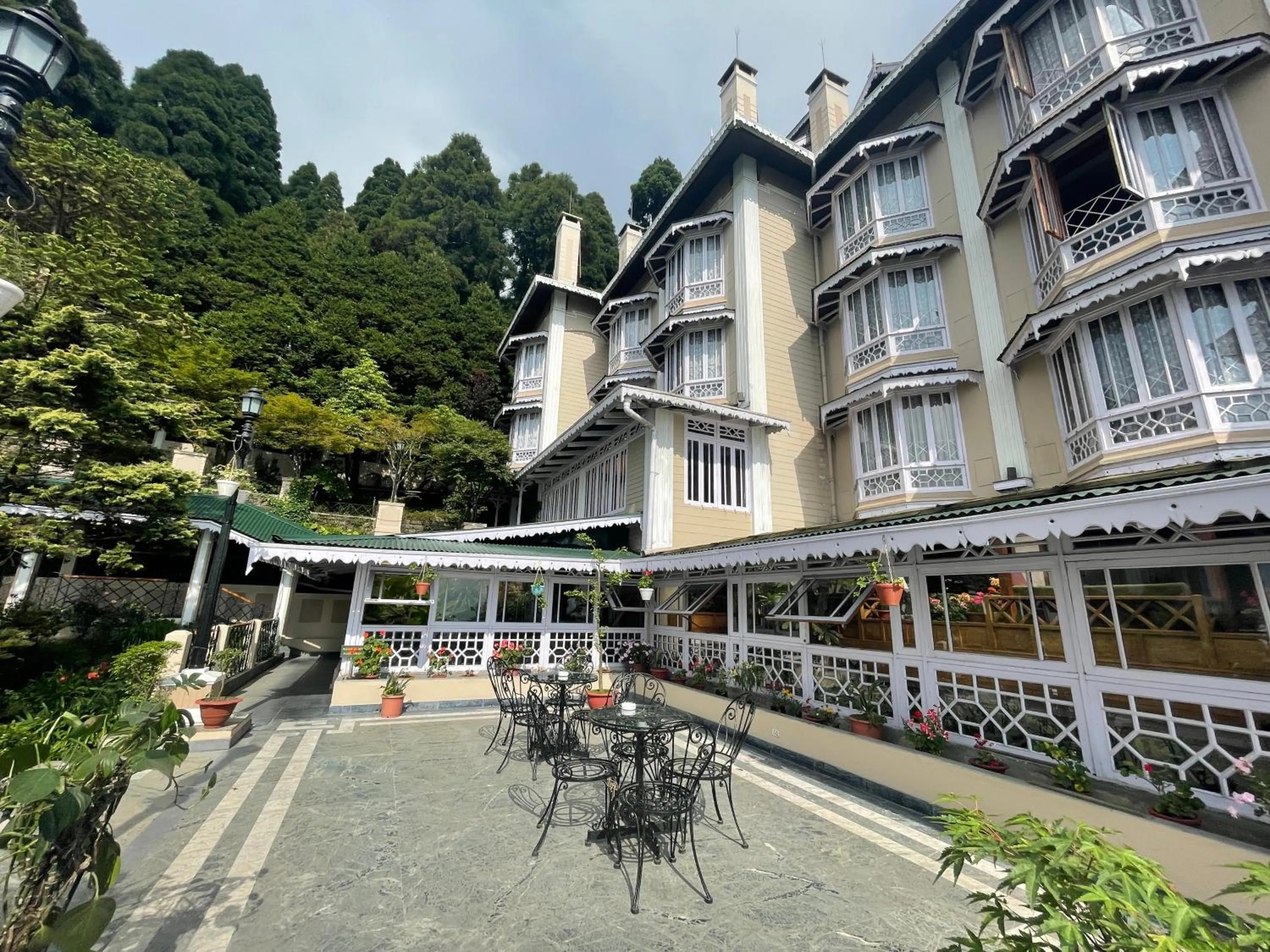 Balcony/Terrace in Cedar Inn