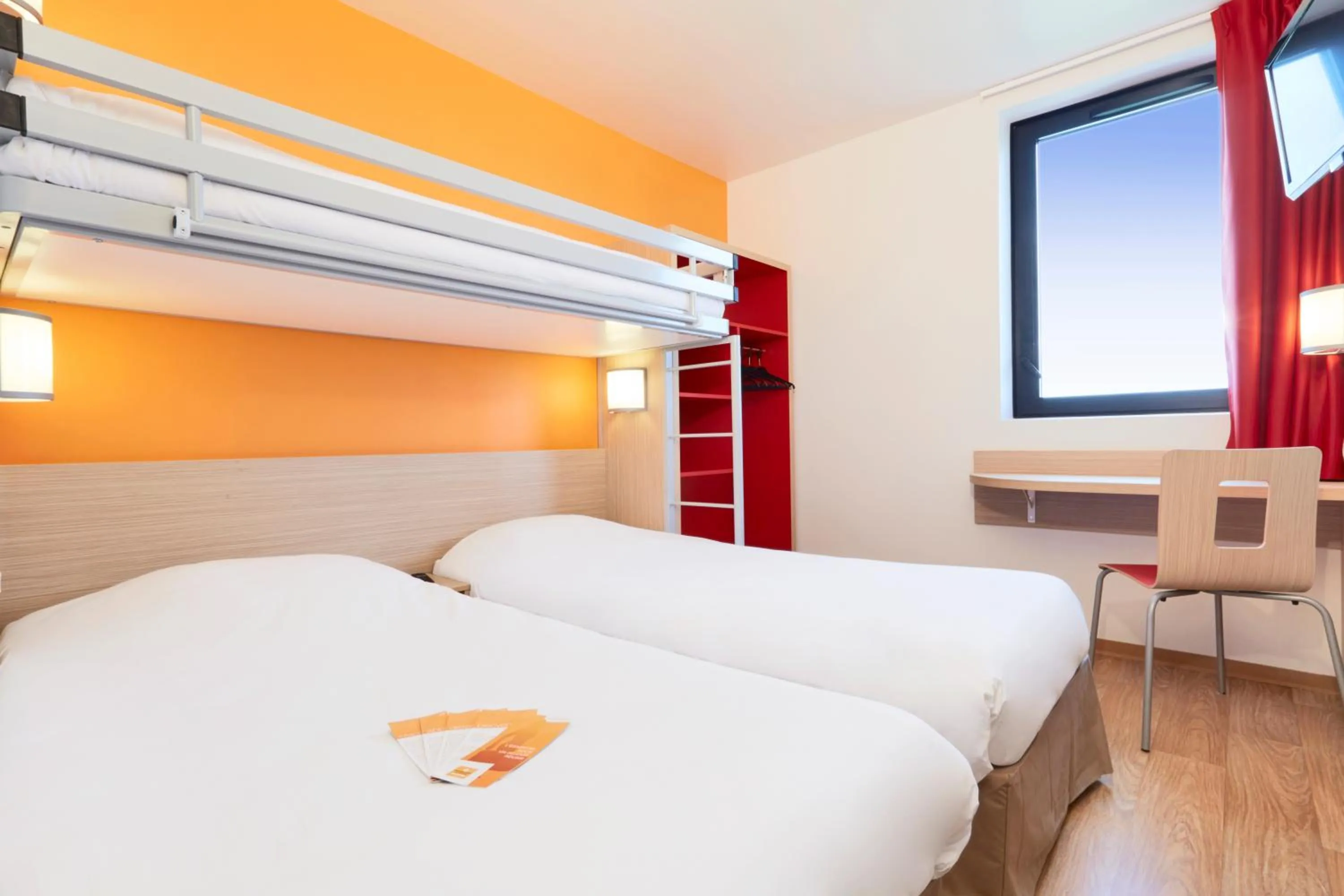 Bed in Premiere Classe Bordeaux Ouest - Mérignac Aéroport