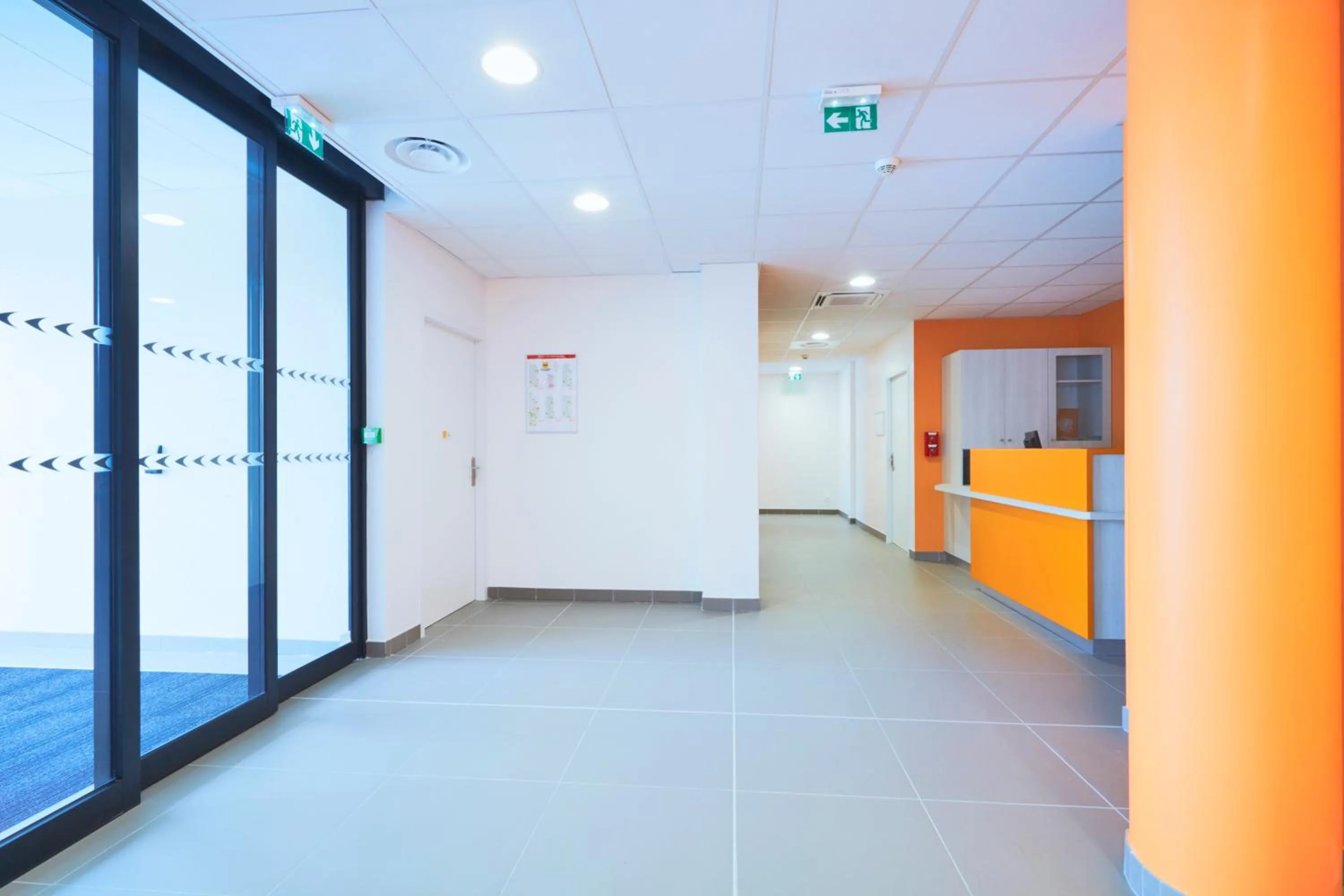 Lobby or reception in Premiere Classe Bordeaux Ouest - Mérignac Aéroport