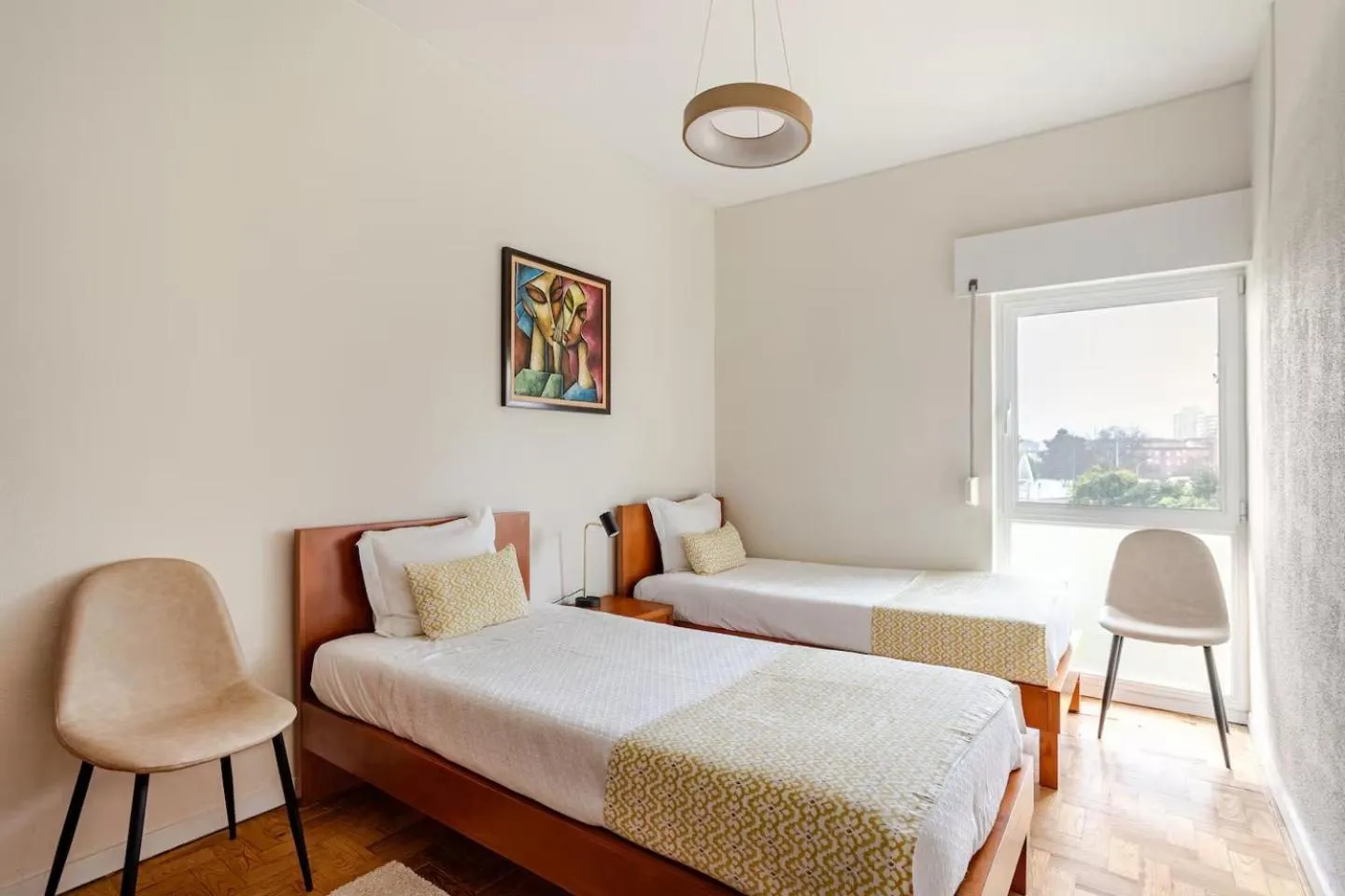 Bed in OLIVA 50 - 4 Bedrooms and Office - 3 Bathrooms - Near Lisbon Expo & Airport