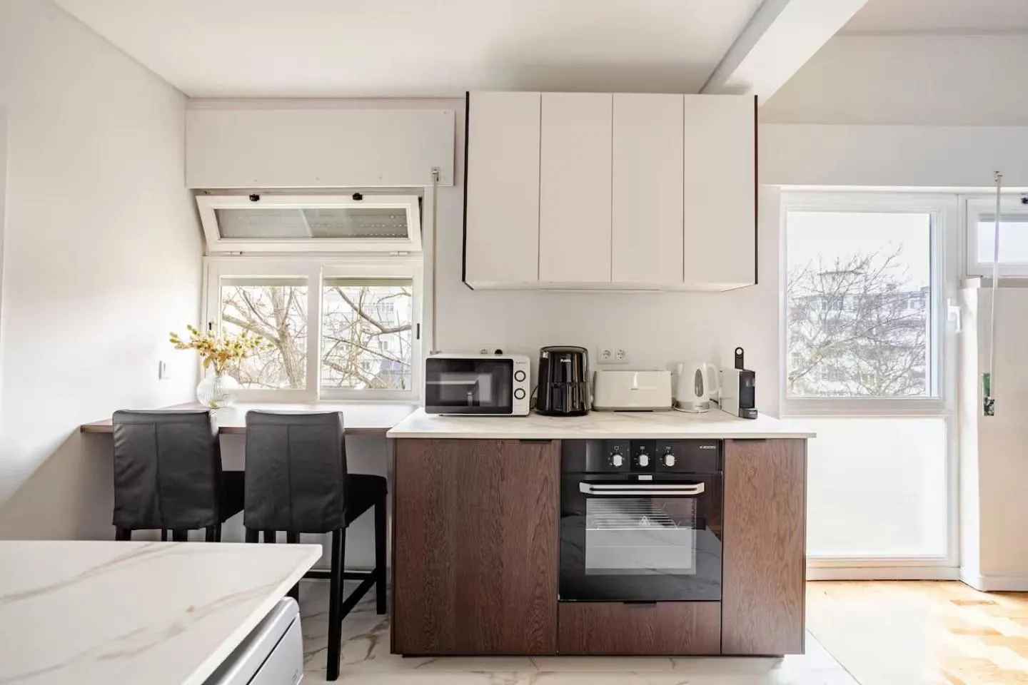 Coffee/tea facilities in OLIVA 50 - 4 Bedrooms and Office - 3 Bathrooms - Near Lisbon Expo & Airport