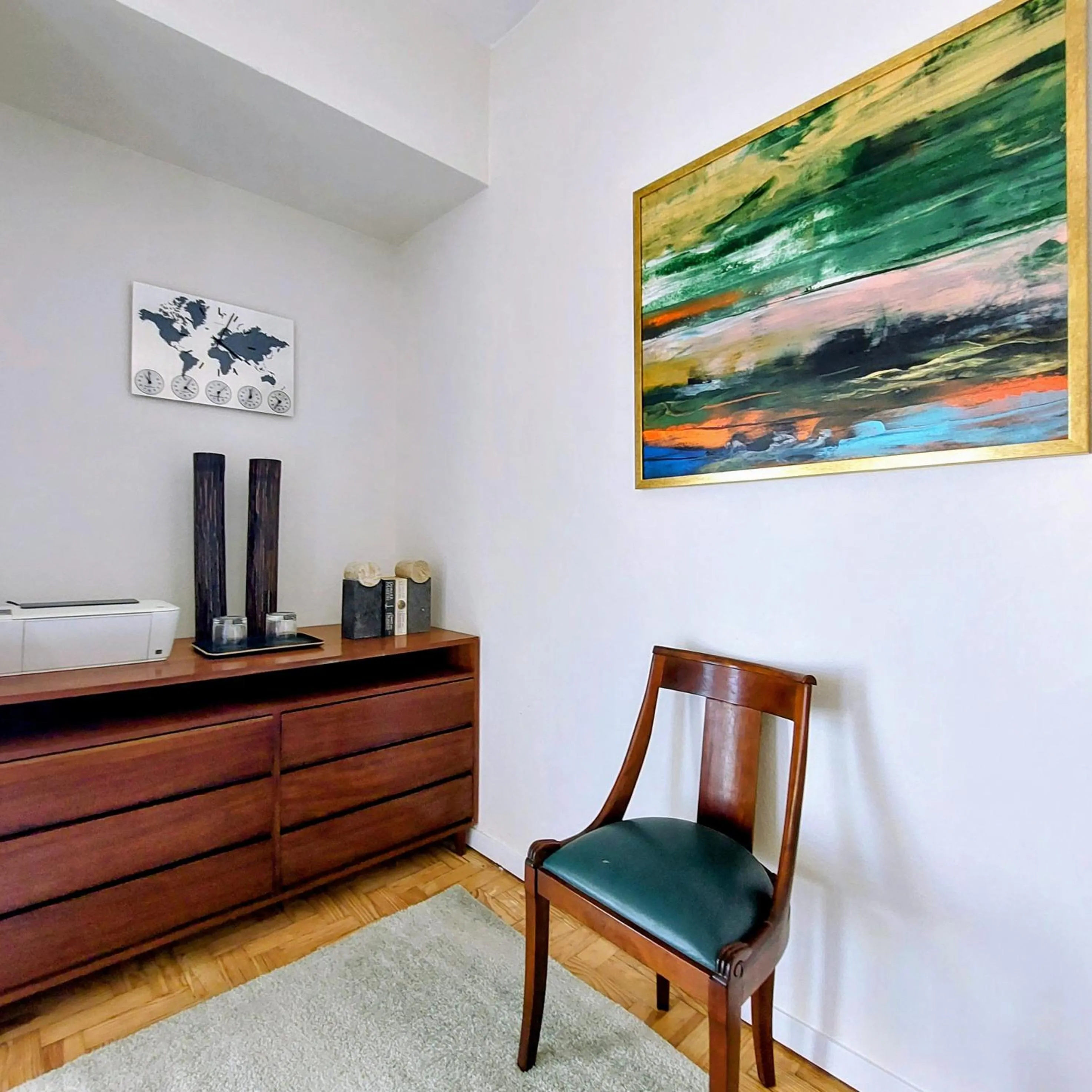 Business facilities in OLIVA 50 - 4 Bedrooms and Office - 3 Bathrooms - Near Lisbon Expo & Airport