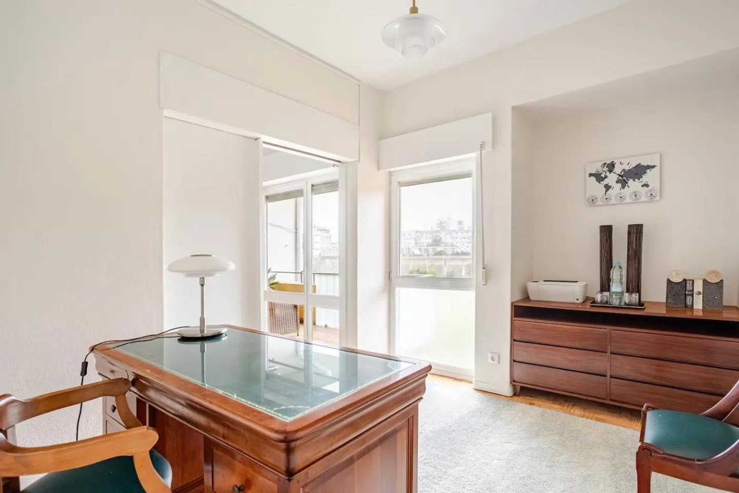 Business facilities in OLIVA 50 - 4 Bedrooms and Office - 3 Bathrooms - Near Lisbon Expo & Airport