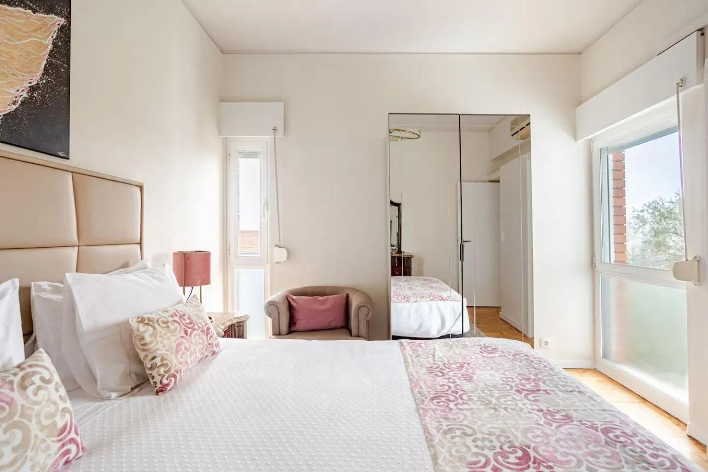 Bed in OLIVA 50 - 4 Bedrooms and Office - 3 Bathrooms - Near Lisbon Expo & Airport
