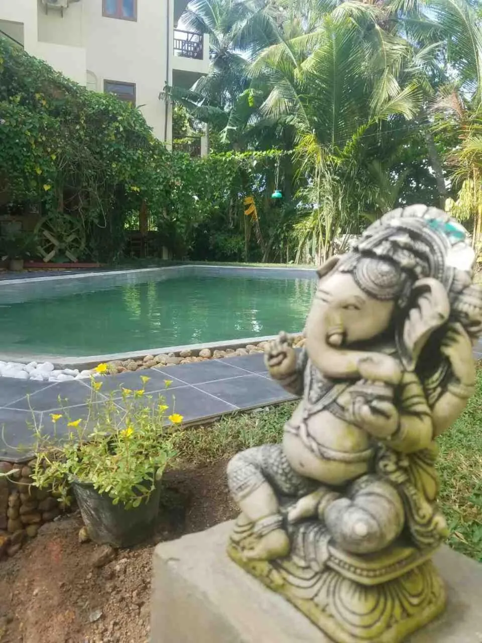 Swimming pool in Hotel Finlanka