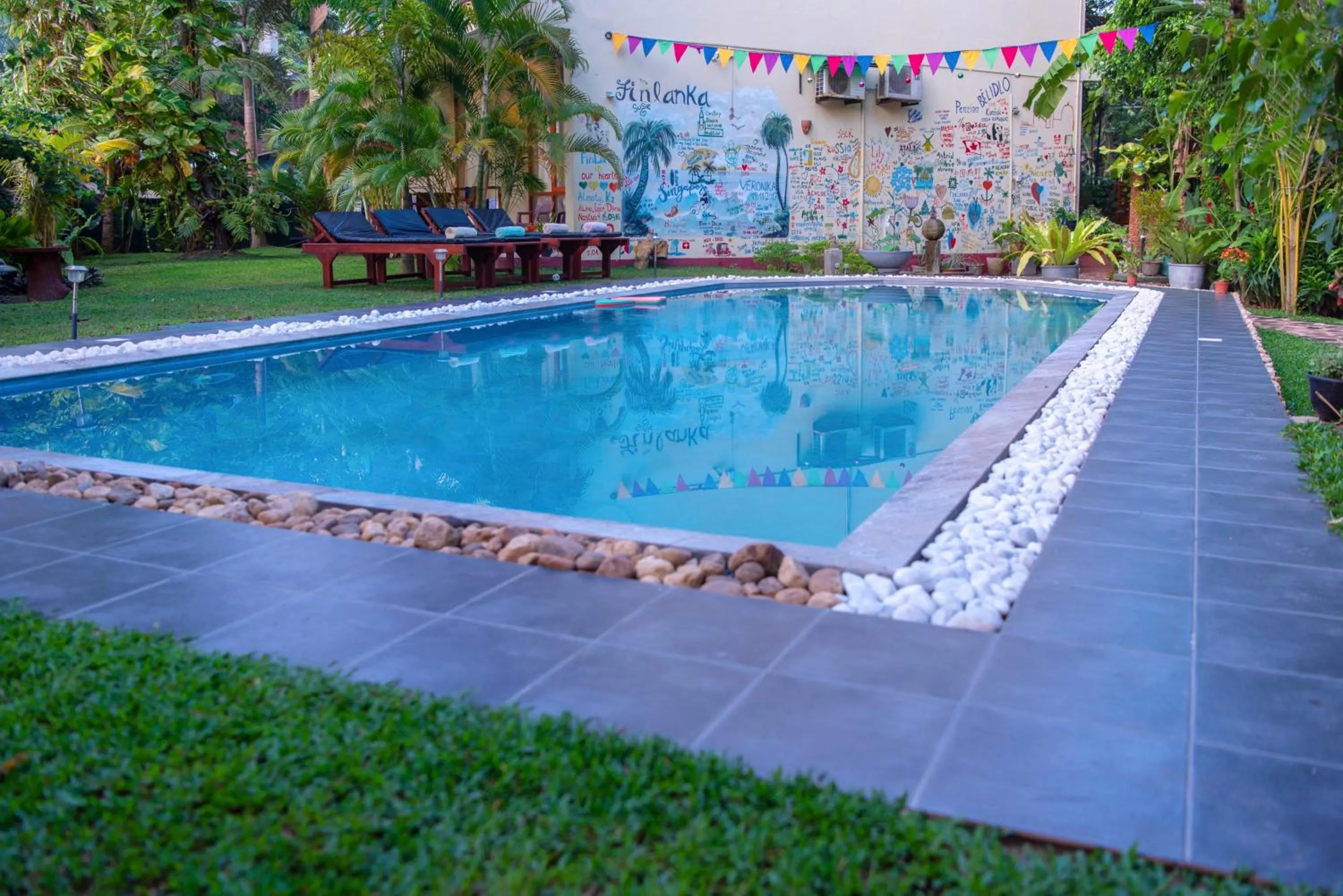 Pool view in Hotel Finlanka