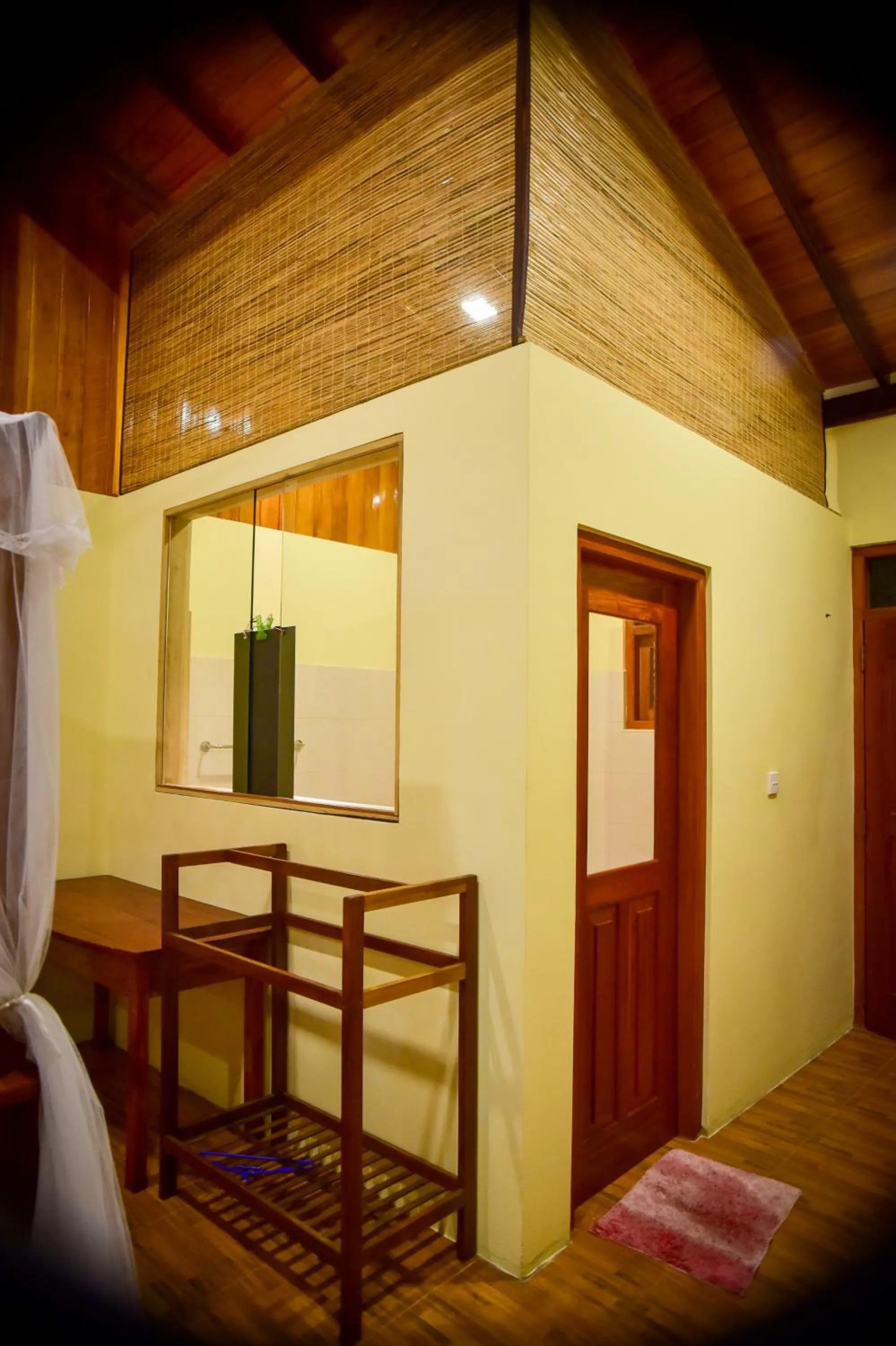 Restaurant/places to eat in Hotel Finlanka