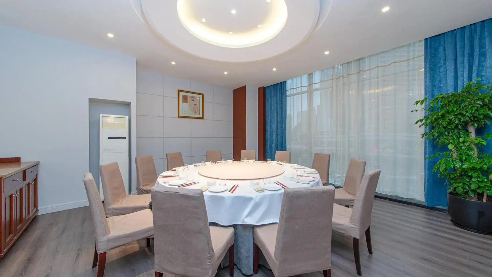 Restaurant/places to eat in Binbei Yiho Hotel Restaurant/places to eat in Binbei Yiho Hotel