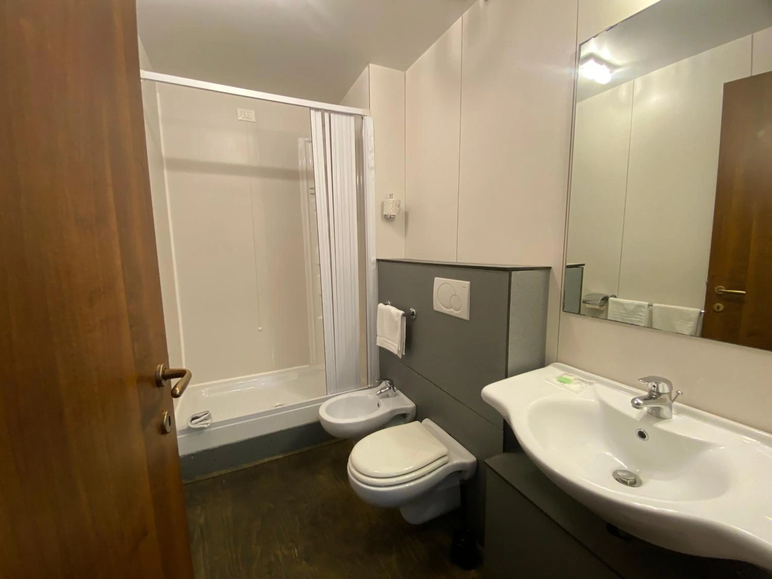 Bathroom in Londrino Sanremo