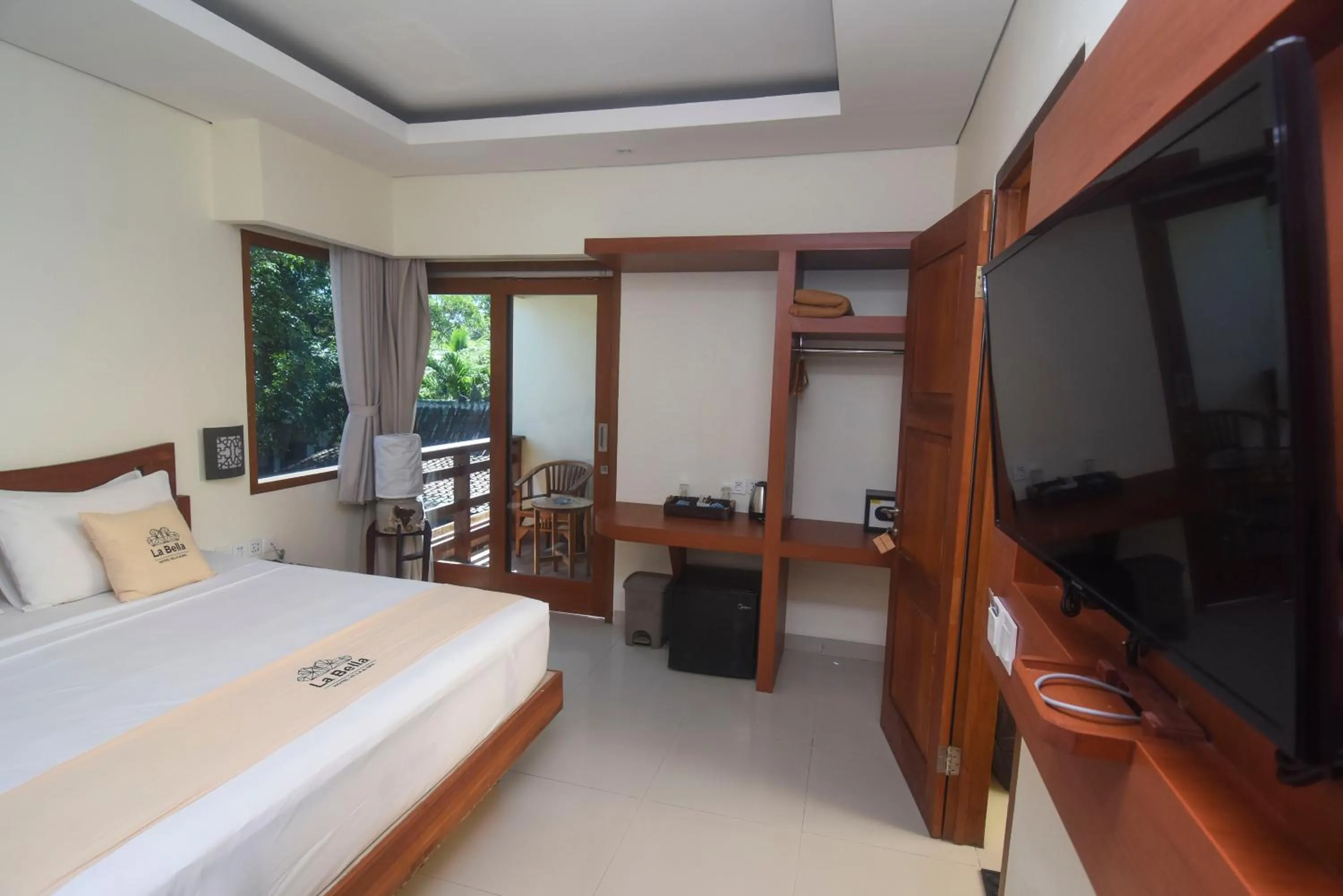 Communal lounge/ TV room, Bed in La Bella - Hotel Villa & Spa