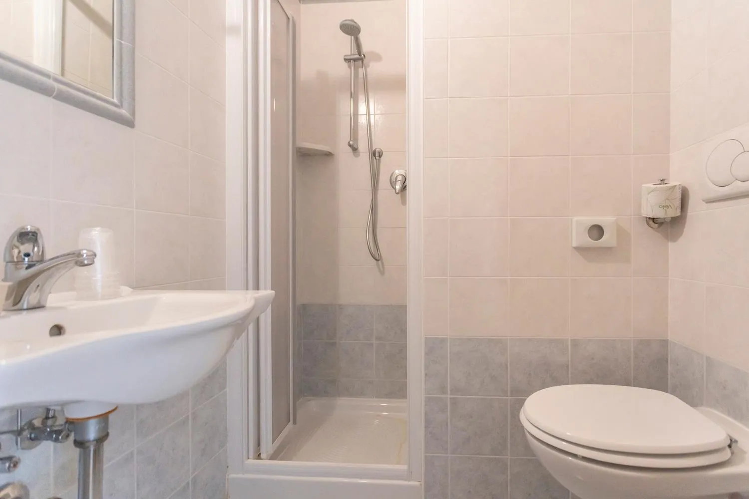 Shower in Hotel Cormoran Riccione