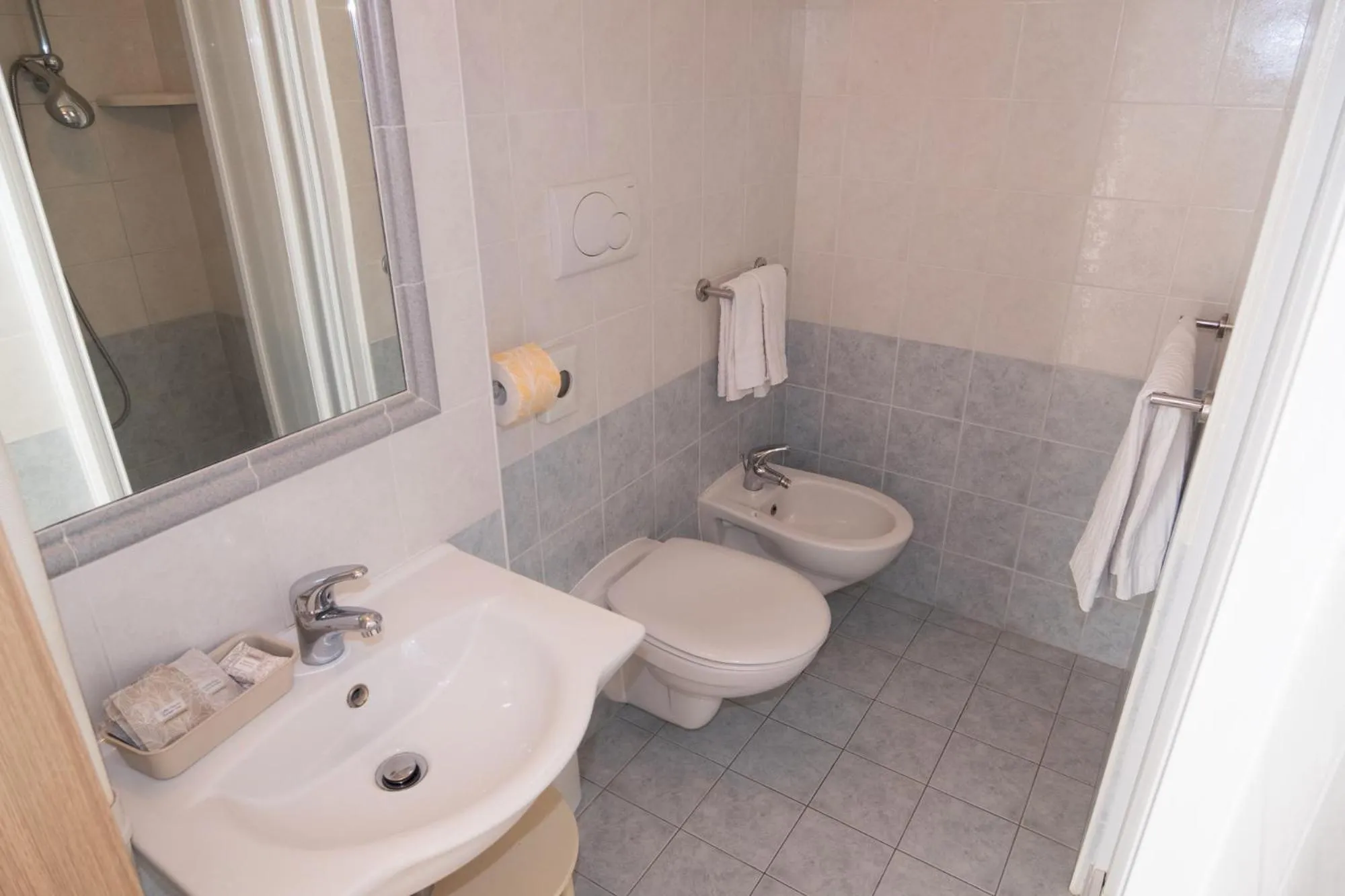 Bathroom in Hotel Cormoran Riccione