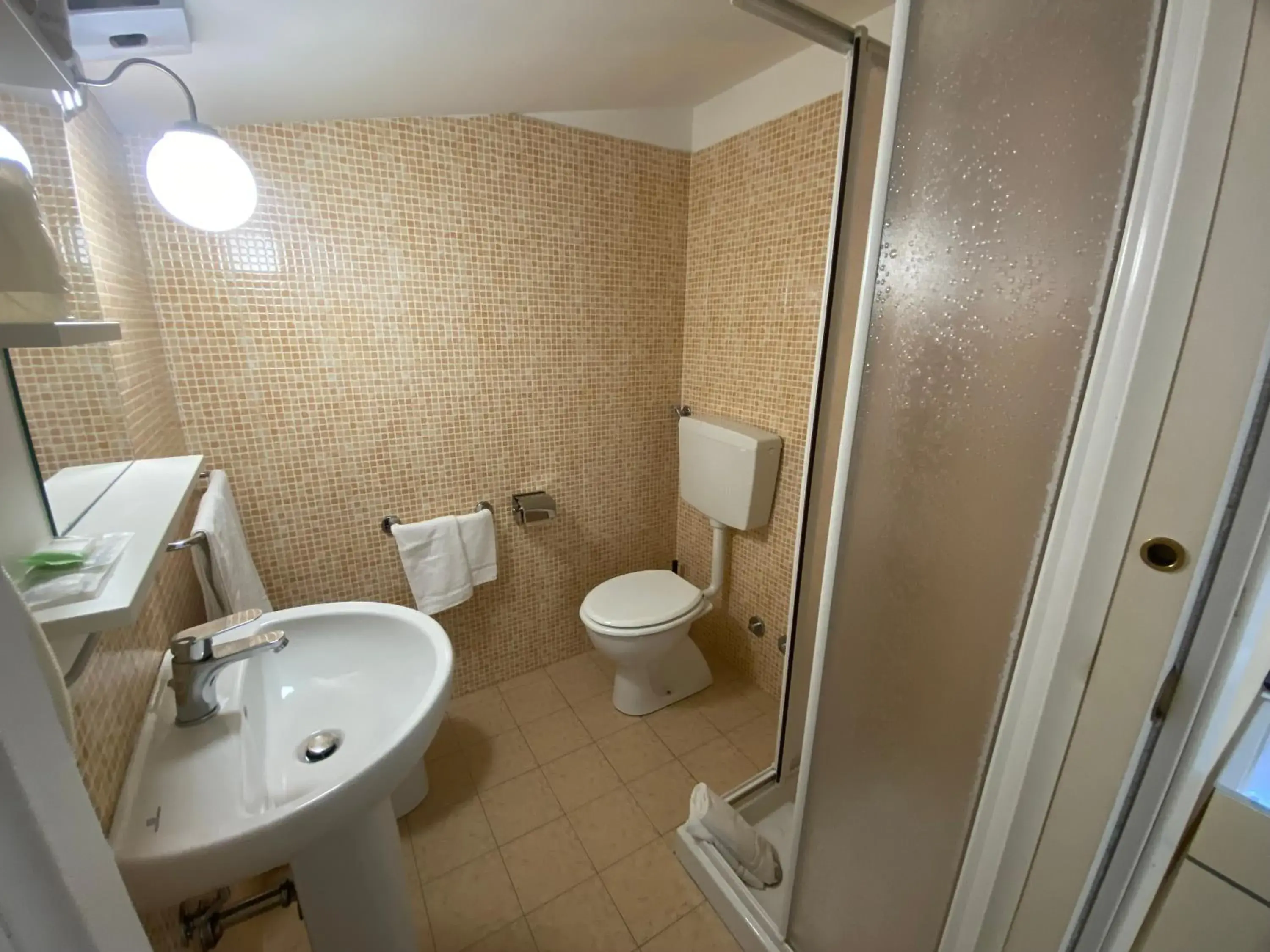 Bathroom in Via Mameli 5 Bathroom in Via Mameli 5