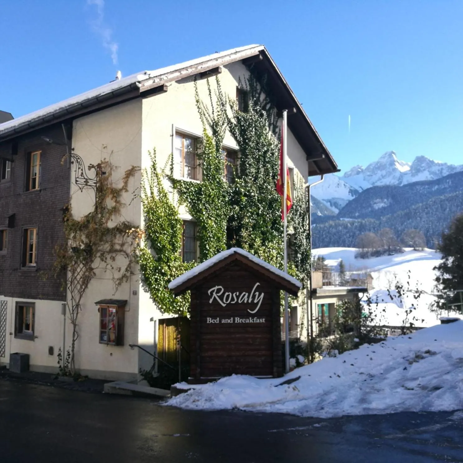 Facade/entrance in Chalet Rosaly