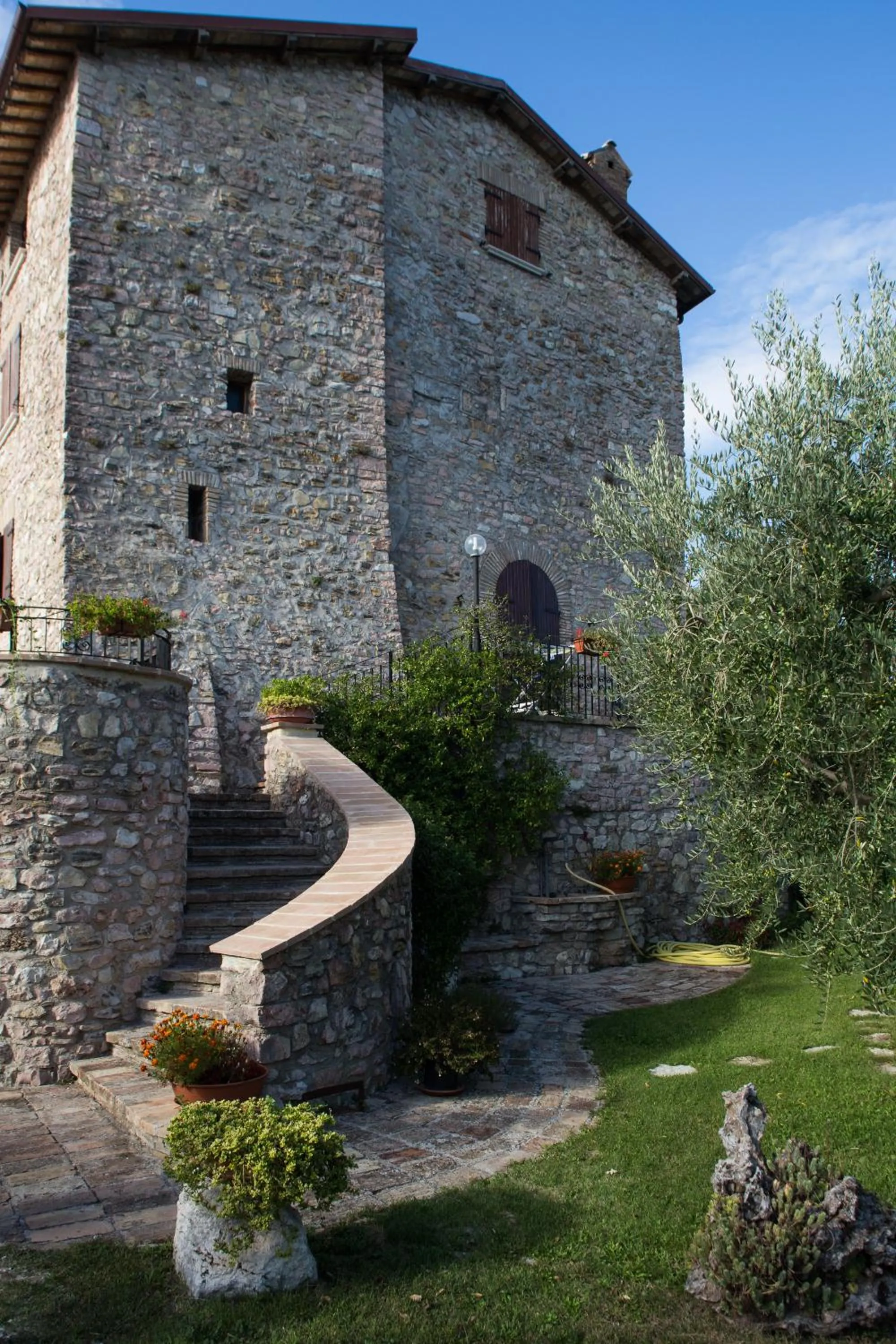Property building in Il Castello Di Perchia