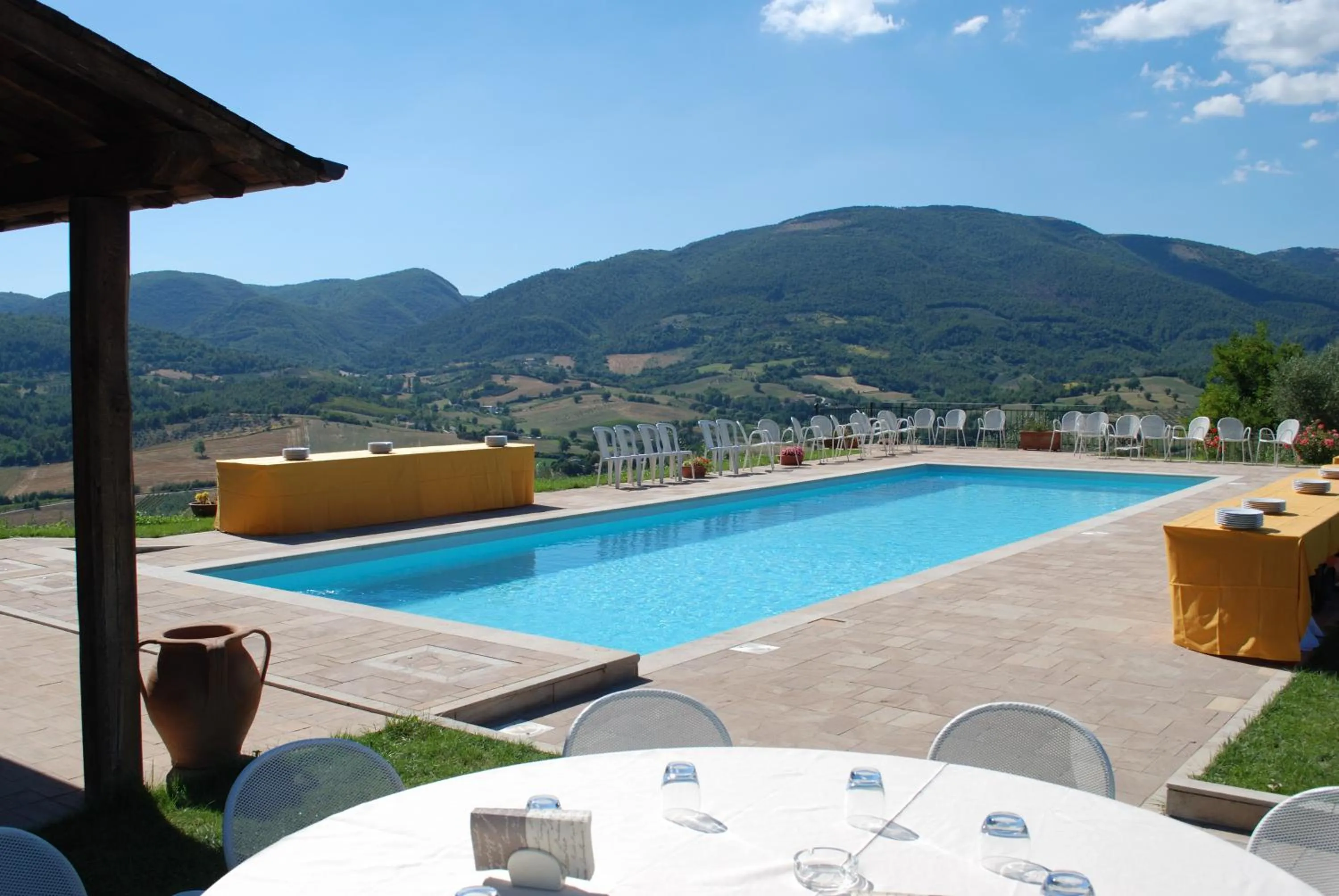 Facade/entrance in Il Castello Di Perchia