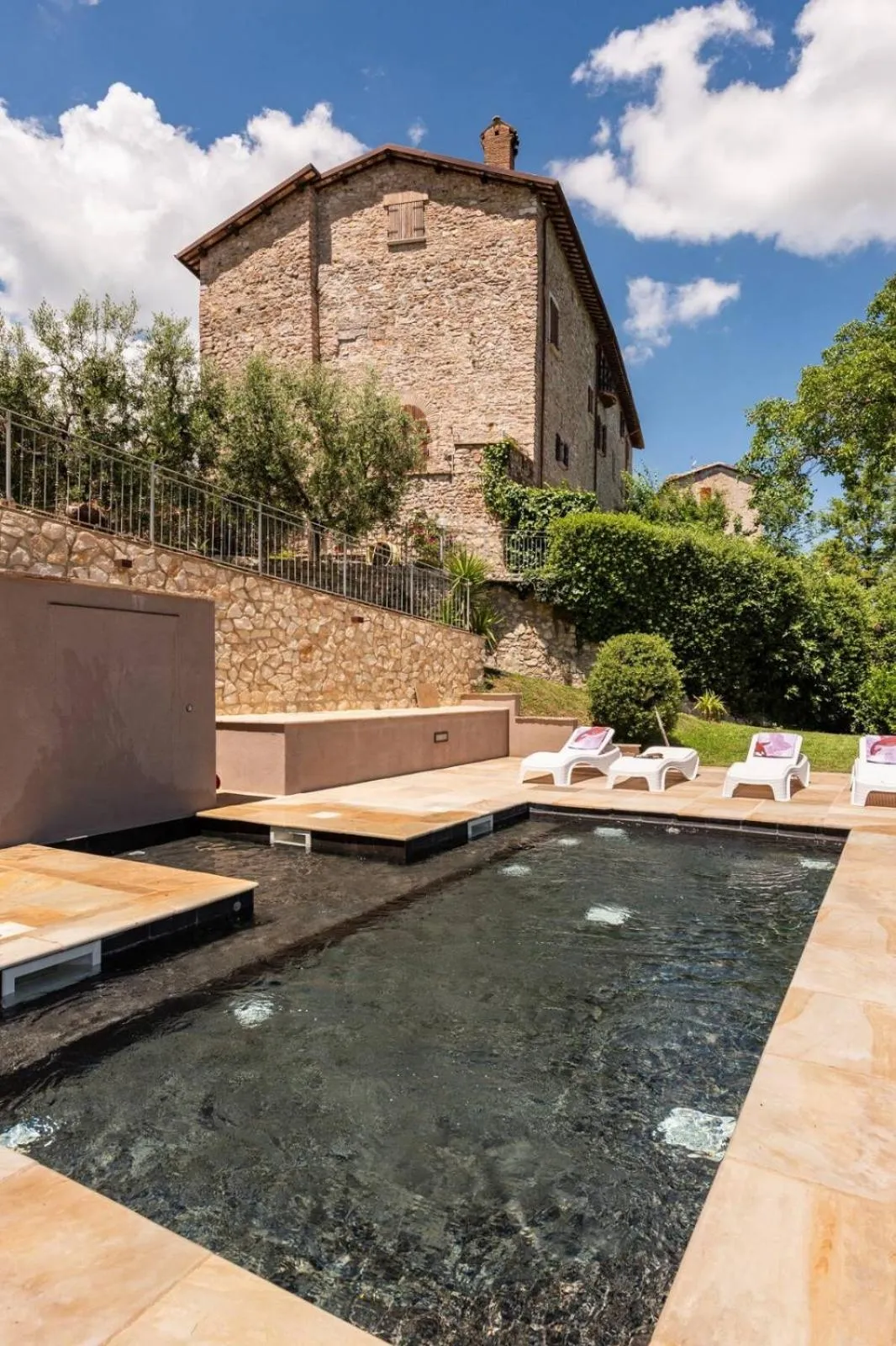 Hot Tub in Il Castello Di Perchia